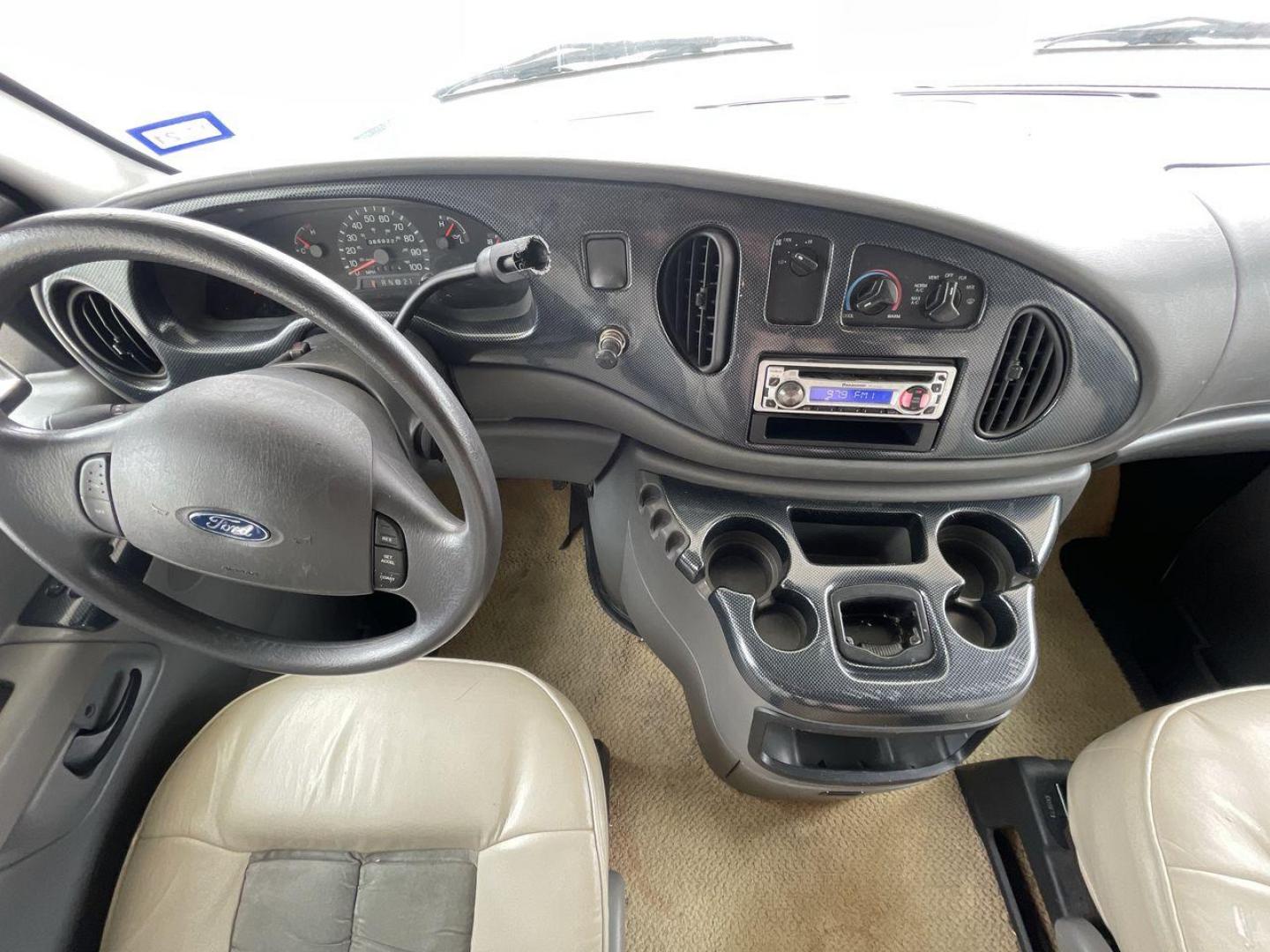 2003 WHITE FLEETWOOD JAMBOREE GT E450 (1FDXE45S93H) with an 6.8L V10 SOHC 20V engine, located at 4319 N Main Street, Cleburne, TX, 76033, (817) 221-0660, 32.435829, -97.384178 - The 2003 Fleetwood Jamboree GT allows you to enjoy the beauty of nature. Experience the ultimate in RV luxury with rear roof access, providing unparalleled views from the comfort of your mobile abode. With a spacious awning and a slide-out feature, you'll have plenty of room to enjoy the outdoors an - Photo#20