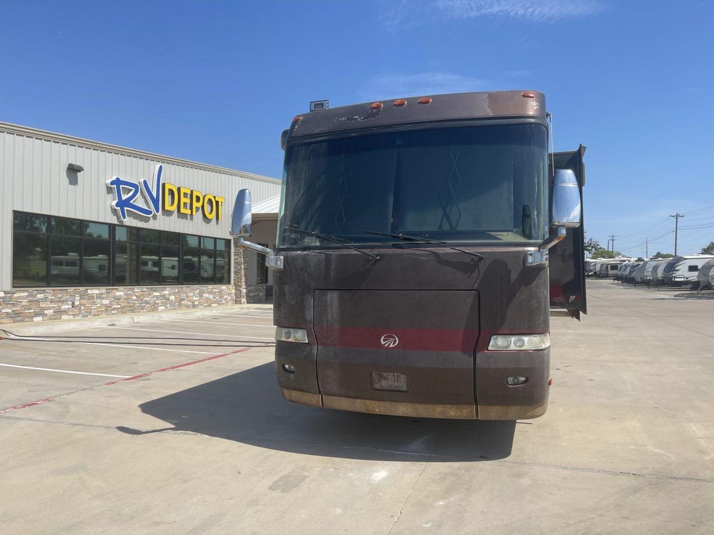 2003 MONACO EXECUTIVE 40DS (1RF14551X31) , Length: 41 ft | Slides: 2 transmission, located at 4319 N Main Street, Cleburne, TX, 76033, (817) 221-0660, 32.435829, -97.384178 - Photo#0