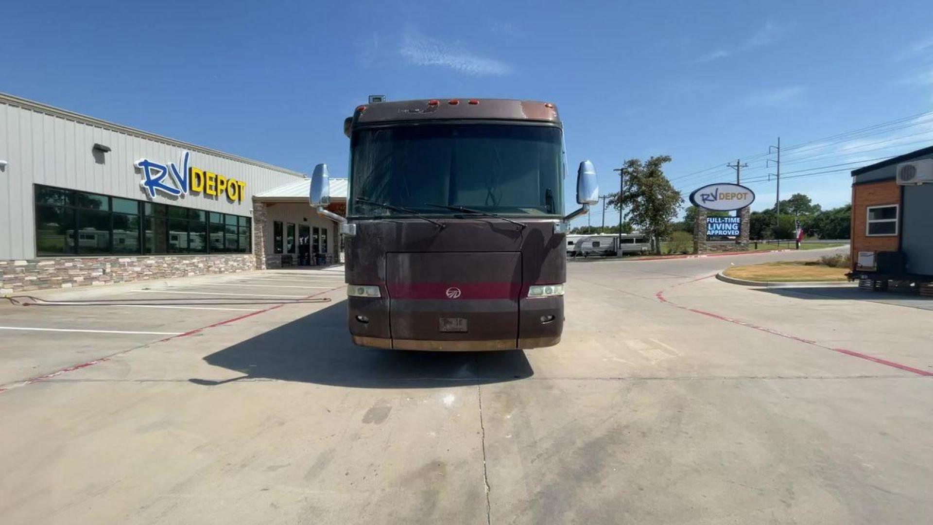 2003 MONACO EXECUTIVE 40DS (1RF14551X31) , Length: 41 ft | Slides: 2 transmission, located at 4319 N Main Street, Cleburne, TX, 76033, (817) 221-0660, 32.435829, -97.384178 - Photo#4