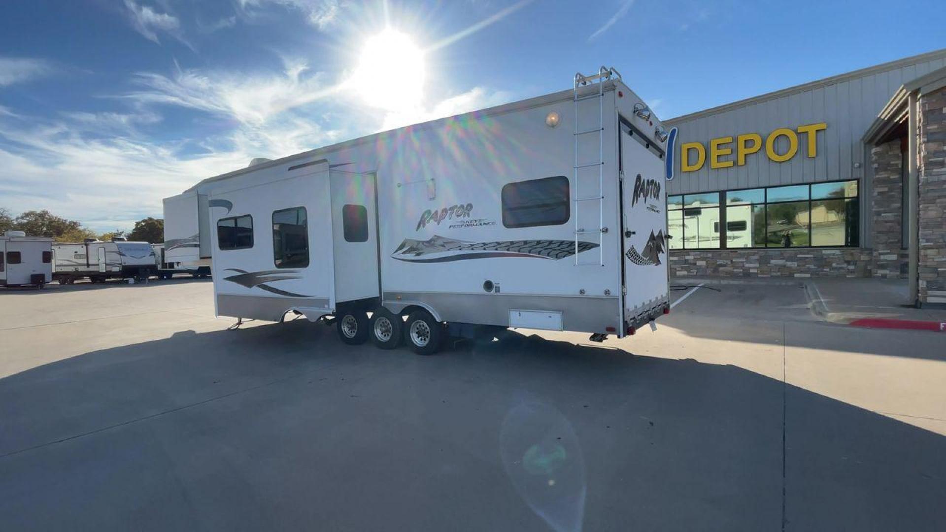 2006 KEYSTONE RAPTOR (4YDF361376M) , located at 4319 N Main Street, Cleburne, TX, 76033, (817) 221-0660, 32.435829, -97.384178 - Photo#7