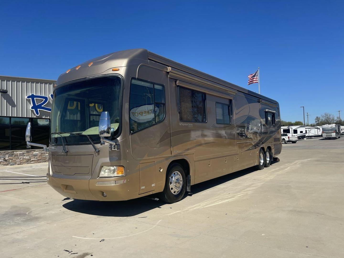 2006 TAN DES MONACO SIGNATURE COMMANDER (1RF17561561) , located at 4319 N Main Street, Cleburne, TX, 76033, (817) 221-0660, 32.435829, -97.384178 - The 2006 Monaco Signature 45 is the ultimate in luxury and speed. It is a diesel pusher motorhome that oozes class and precision engineering. This 45-foot wonder shows how dedicated Monaco is to quality work and new ideas. The Signature 45 has a strong diesel engine and is well-built, so it has a sm - Photo#20