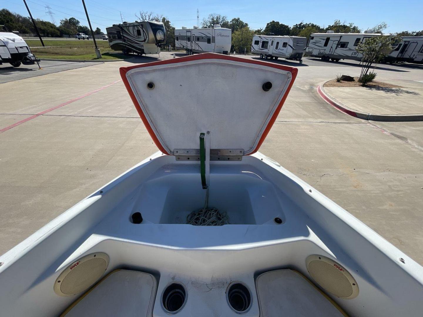 2007 ORANGE BAJA ISLANDER 202 (AGC47079A70) , Length: 21.92 ft. transmission, located at 4319 N Main Street, Cleburne, TX, 76033, (817) 221-0660, 32.435829, -97.384178 - The 2007 Baja Islander 202 is an exciting boat that's great for people who want to have fun on the water. It is great for traveling, water sports, and fishing because it looks good and moves quickly. The Islander 202 is a small but useful 20 feet boat that is easy to move and tow, which makes it a g - Photo#13