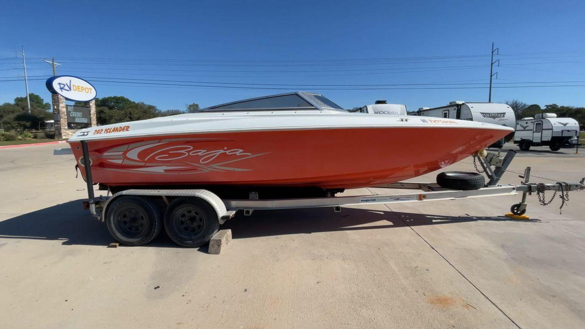 2007 ORANGE BAJA ISLANDER 202 (AGC47079A70) , Length: 21.92 ft. transmission, located at 4319 N Main Street, Cleburne, TX, 76033, (817) 221-0660, 32.435829, -97.384178 - The 2007 Baja Islander 202 is an exciting boat that's great for people who want to have fun on the water. It is great for traveling, water sports, and fishing because it looks good and moves quickly. The Islander 202 is a small but useful 20 feet boat that is easy to move and tow, which makes it a g - Photo#2