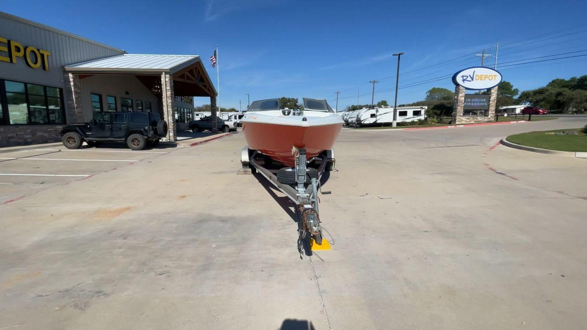 2007 ORANGE BAJA ISLANDER 202 (AGC47079A70) , Length: 21.92 ft. transmission, located at 4319 N Main Street, Cleburne, TX, 76033, (817) 221-0660, 32.435829, -97.384178 - The 2007 Baja Islander 202 is an exciting boat that's great for people who want to have fun on the water. It is great for traveling, water sports, and fishing because it looks good and moves quickly. The Islander 202 is a small but useful 20 feet boat that is easy to move and tow, which makes it a g - Photo#4