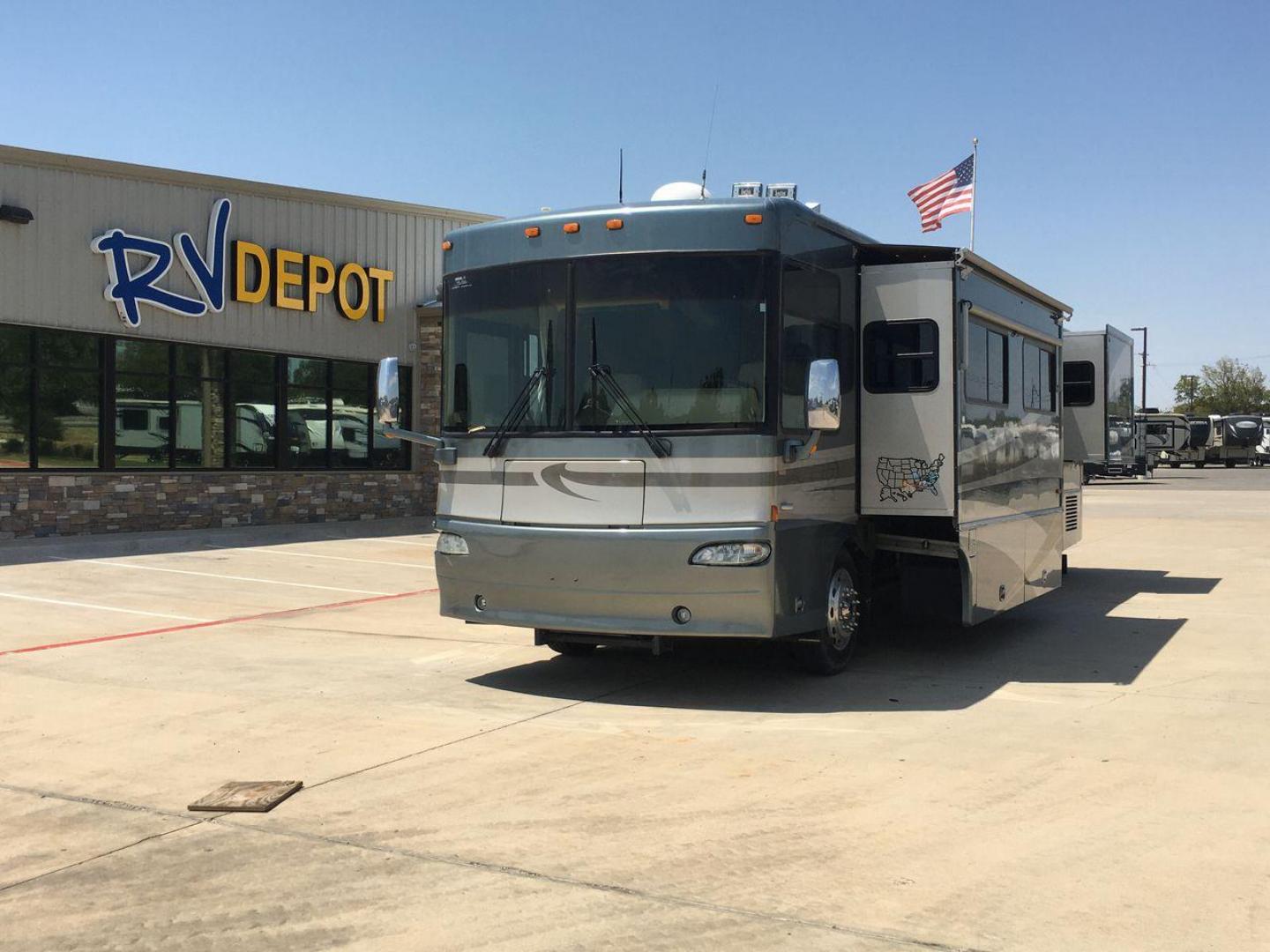 2007 TAN ITASCA MERIDIAN 39K (4UZACJDC96C) , Length: 39 ft | Gross Weight: 29,410 lbs | Slides: 3 transmission, located at 4319 N Main Street, Cleburne, TX, 76033, (817) 221-0660, 32.435829, -97.384178 - Photo#0