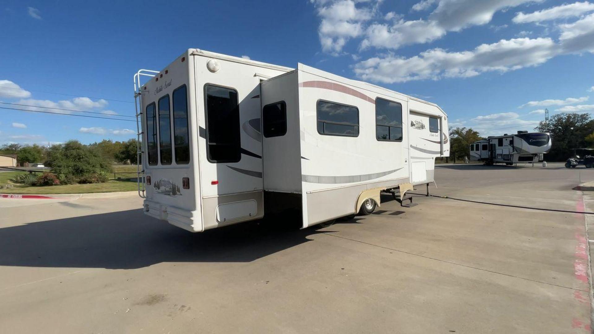 2007 SUNNYBROOK MOBILE SCO (4UBBT0T3071) , located at 4319 N Main Street, Cleburne, TX, 76033, (817) 221-0660, 32.435829, -97.384178 - Photo#1