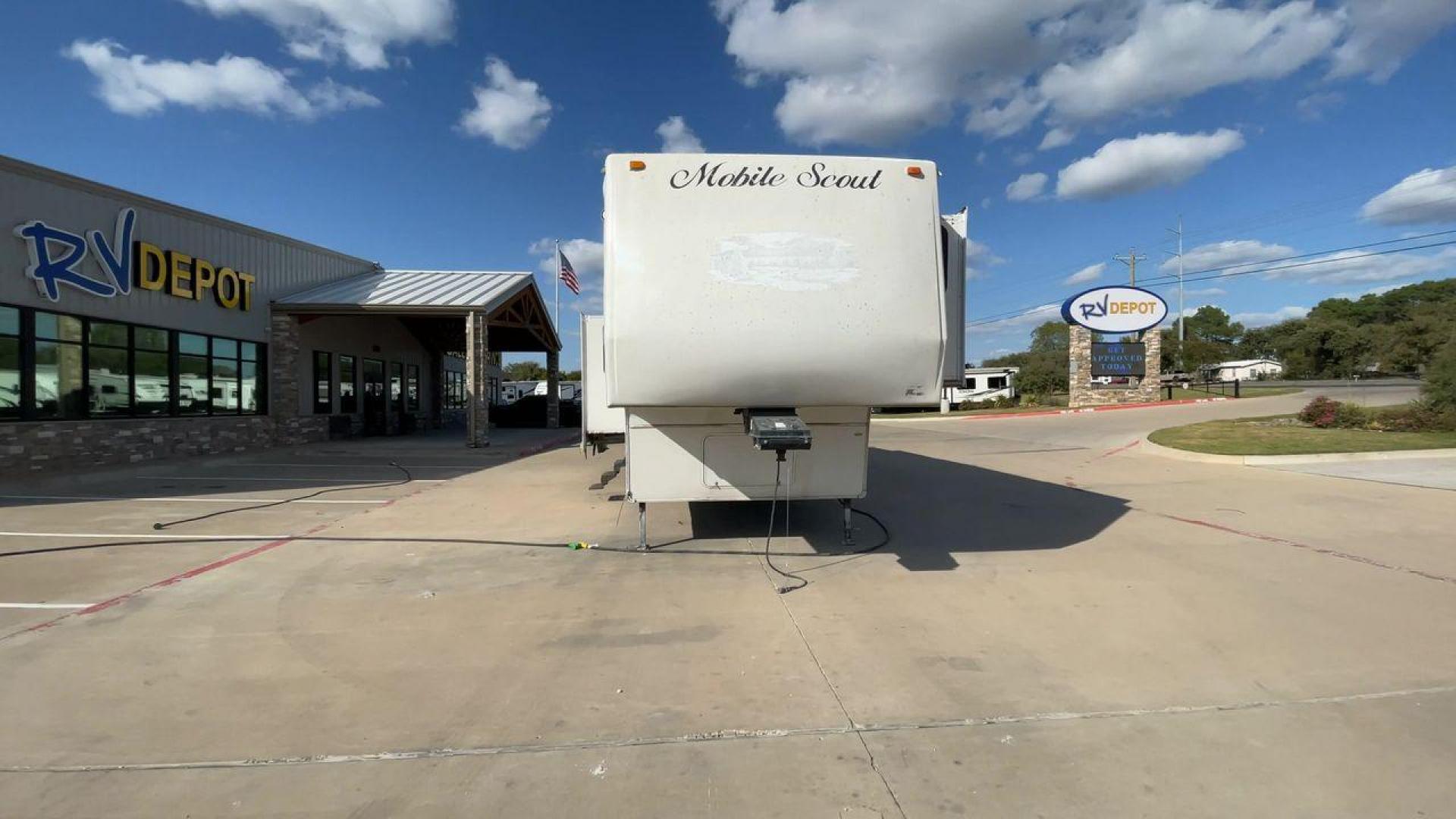 2007 SUNNYBROOK MOBILE SCO (4UBBT0T3071) , located at 4319 N Main Street, Cleburne, TX, 76033, (817) 221-0660, 32.435829, -97.384178 - Photo#4