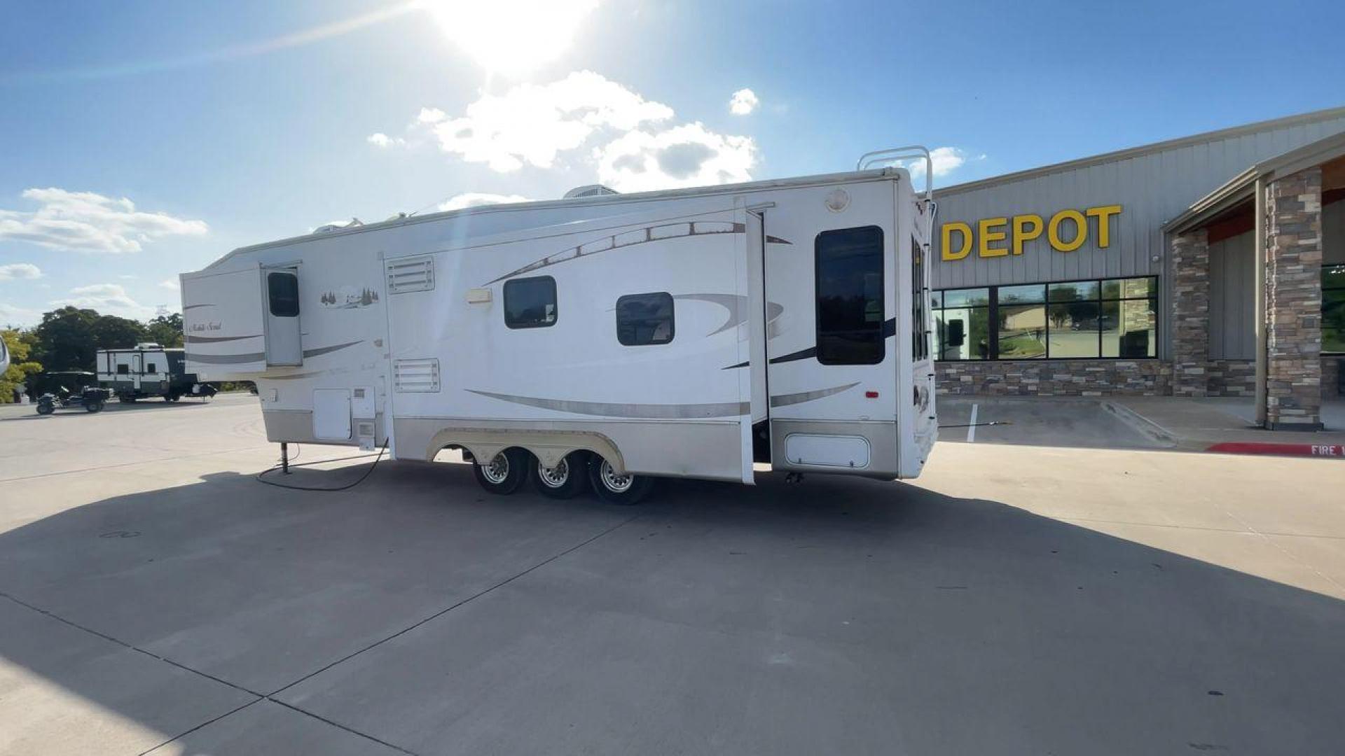 2007 SUNNYBROOK MOBILE SCO (4UBBT0T3071) , located at 4319 N Main Street, Cleburne, TX, 76033, (817) 221-0660, 32.435829, -97.384178 - Photo#7