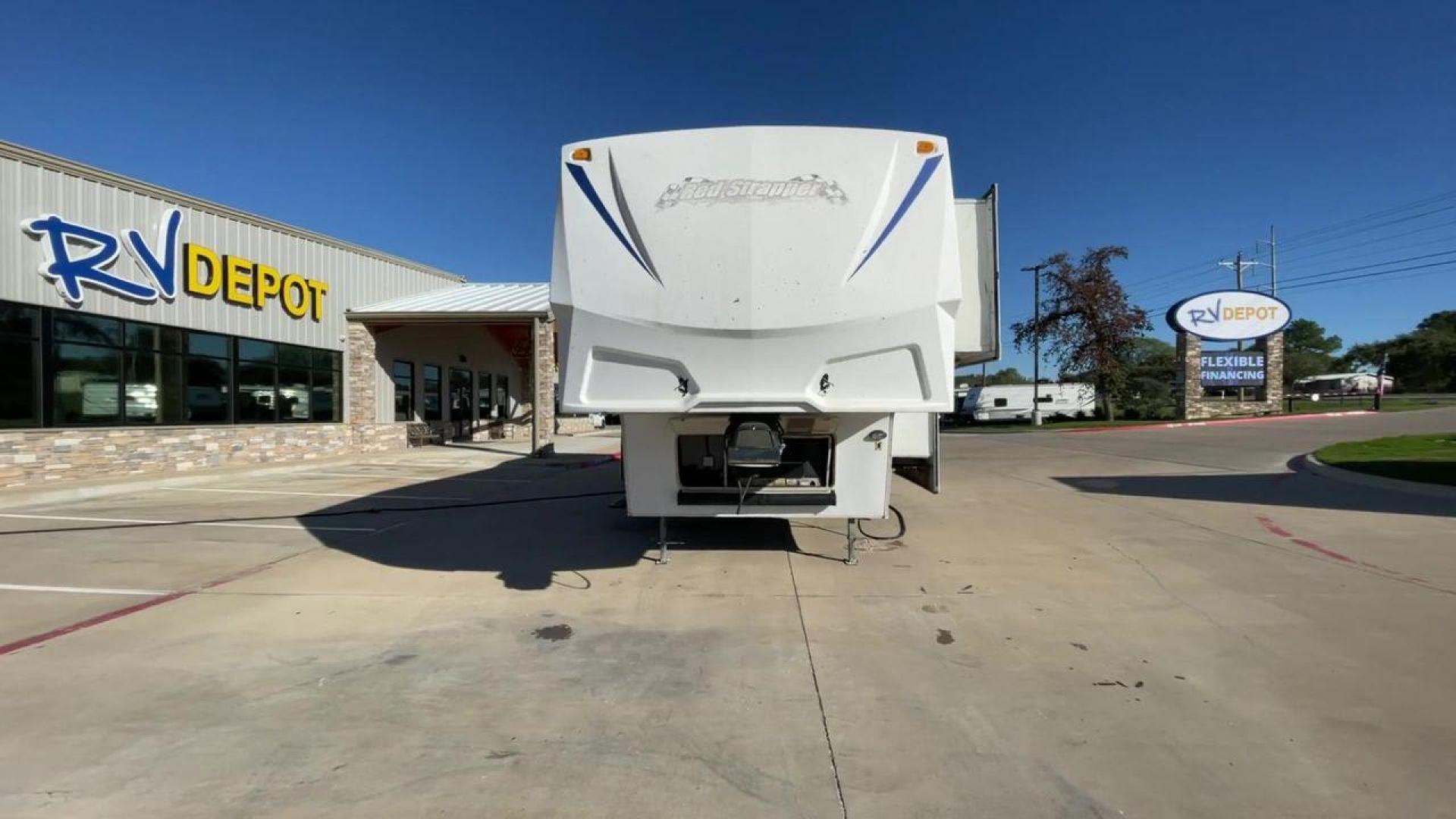 2008 DUTCHMEN 38SRV (47CFF5U318P) , located at 4319 N Main Street, Cleburne, TX, 76033, (817) 221-0660, 32.435829, -97.384178 - Are you an adventure enthusiast looking for the perfect toy hauler to take on your next outdoor excursion? Look no further! RV Depot in Cleburne, TX has a fantastic 2008 DUTCHMEN 38SRV toy hauler available for sale at the unbeatable price of $20,995. Located in Cleburne, TX, RV Depot is your go-to - Photo#4