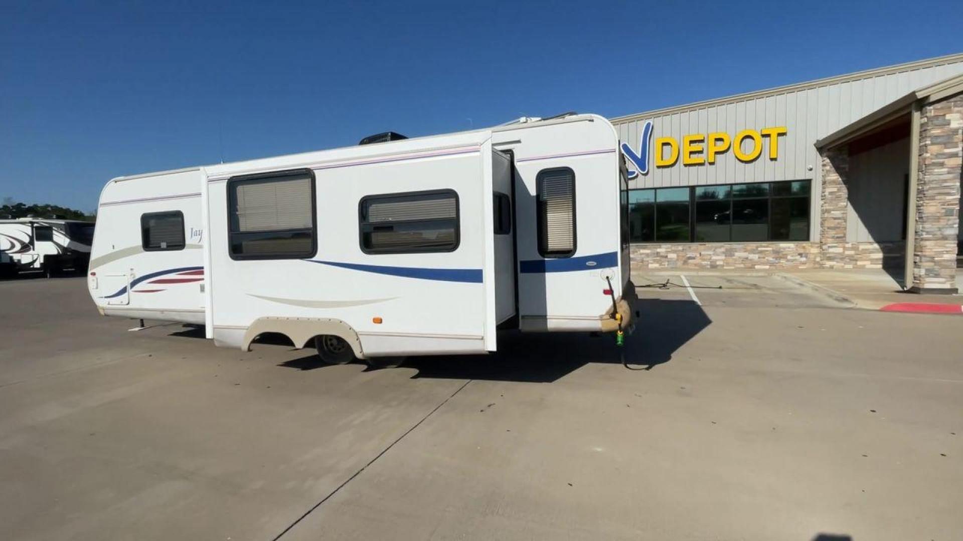 2008 WHITE JAY FEATHER 29D (1UJBJ02P381) , Length: 31.1 ft. | Dry Weight: 5,810 lbs. | Gross Weight: 7,350 lbs. | Slides: 1 transmission, located at 4319 N Main Street, Cleburne, TX, 76033, (817) 221-0660, 32.435829, -97.384178 - Explore more reasons that emphasize the benefits of having this RV as your own. (1) It is lightweight and durable, thanks to its Aluminum Frame and Fiberglass body panels that are resistant to rust and corrosion. (2) It offers a smooth, attractive finish and additional weather resistance with it - Photo#2