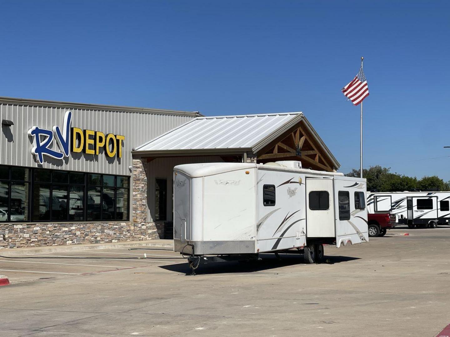 2008 WHITE VR-1 299RLS (4YDT299268V) , Length: 33 ft. | Dry Weight: 6,810 lbs. | Slides: 1 transmission, located at 4319 N Main Street, Cleburne, TX, 76033, (817) 221-0660, 32.435829, -97.384178 - The 2008 VR-1 299RLS is a dual-axle steel wheel setup measuring 33 ft. long and 11.17 ft. tall. It has a dry weight of 6,810 lbs. and a payload capacity of 2,805 lbs. It also has a hitch weight of 815 lbs. It includes one slide and one power awning. This travel trailer features a rear living floorpl - Photo#0