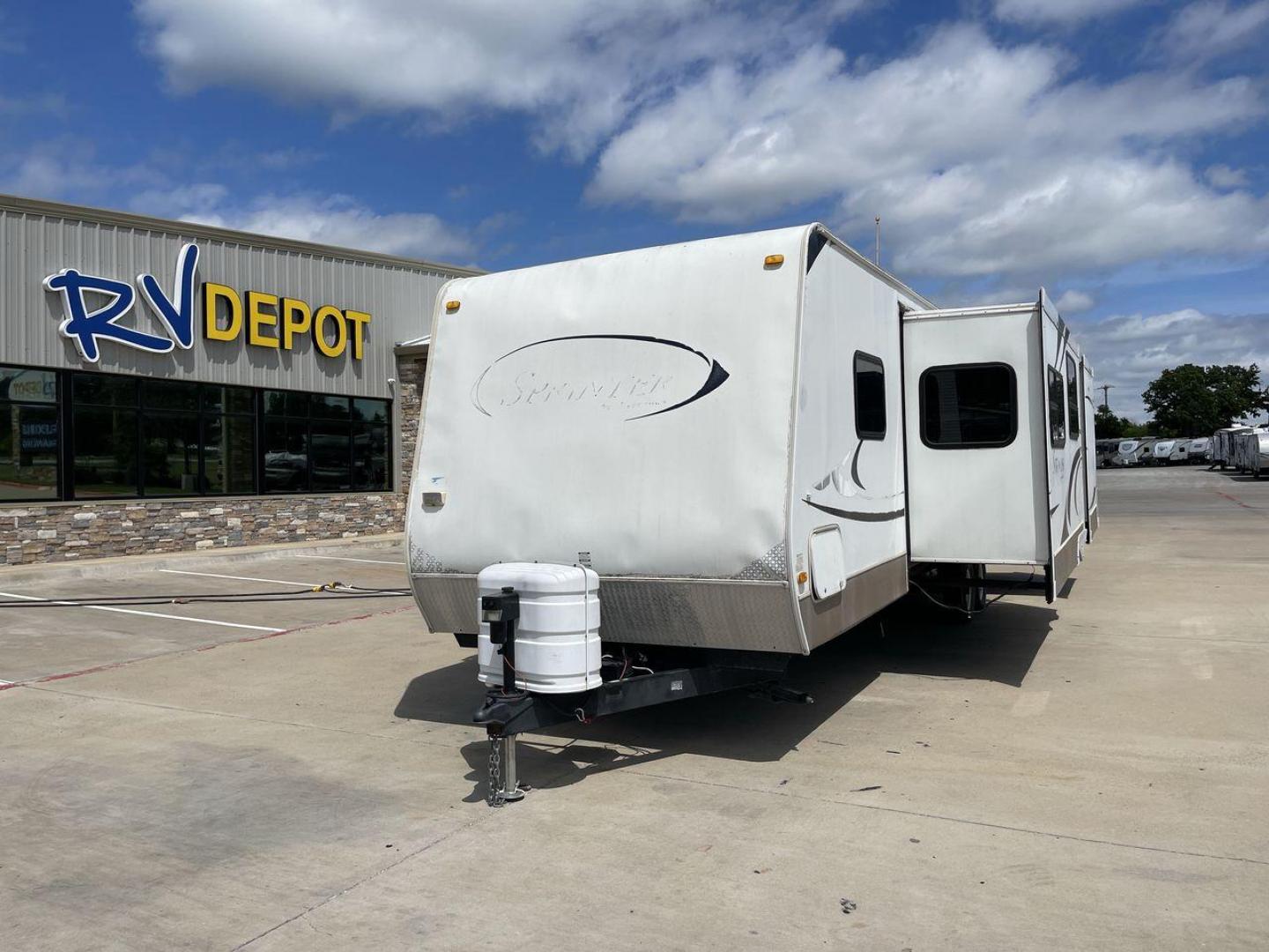 2009 KEYSTONE SPRINTER 311BHS (4YDT3112291) , Length: 35.33 ft | Dry Weight: 8,140 lbs. | Gross Weight: 11,185 lbs | Slides: 2 transmission, located at 4319 N Main Street, Cleburne, TX, 76033, (817) 221-0660, 32.435829, -97.384178 - Indulge in the ultimate in cozy and memorable camping with the 2009 Keystone Sprinter 311BHS. This 35-foot travel trailer perfectly blends functionality and style to offer a comfortable and practical haven for families and friends. With a dry weight of 8,140 lbs., the Sprinter 311BHS is a lightweigh - Photo#0