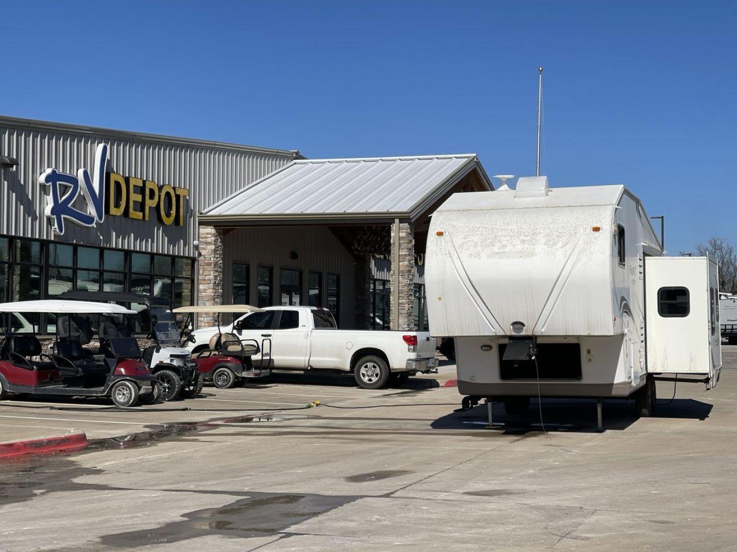 2010 WHITE FLAGSTAFF 8528CKSS - (4X4FFLD20A1) , Length: 30 ft. | Dry Weight: 6,877 lbs. | Slides: 2 transmission, located at 4319 N Main Street, Cleburne, TX, 76033, (817) 221-0660, 32.435829, -97.384178 - The 2010 Flagstaff 8528CKSS CT is a well-crafted and compact travel trailer designed for comfort and convenience on the road. With a length of 30 feet 11 inches, a width of 8 feet, and a height of 12 feet 7 inches, this trailer offers a balance of space and maneuverability. Its thoughtful constructi - Photo#0