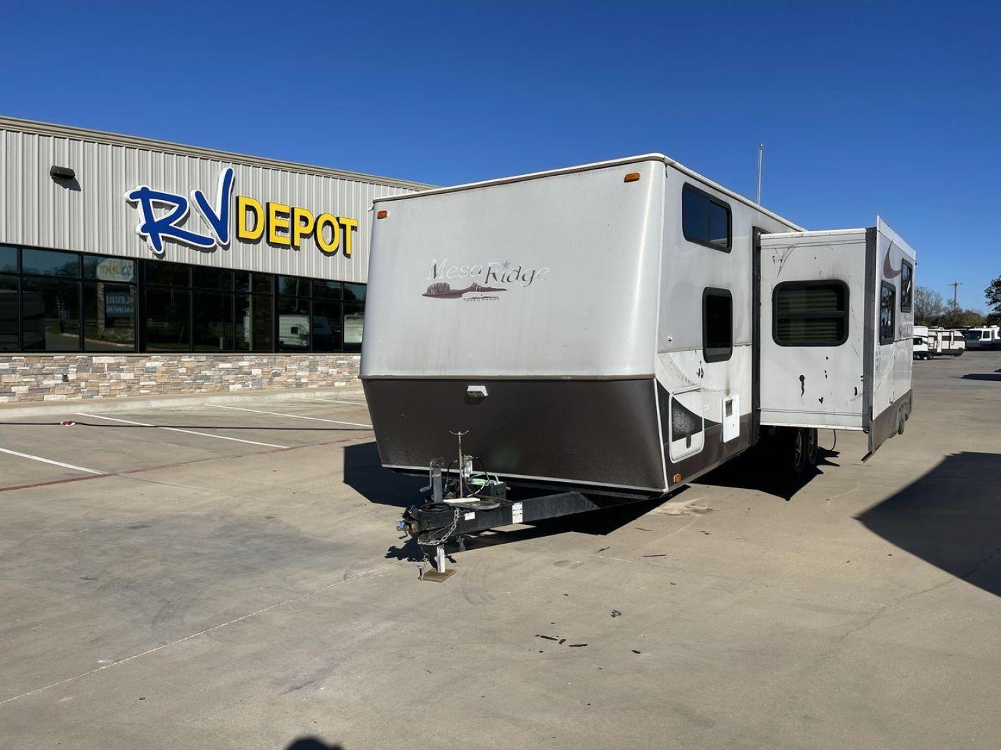 2011 OPEN RANGE MR 287-B (5XMTM3329B2) , located at 4319 N Main Street, Cleburne, TX, 76033, (817) 221-0660, 32.435829, -97.384178 - If you're in the market for a reliable and spacious travel trailer, look no further than this 2011 OPEN RANGE MR 287-B available at RV Depot in Cleburne, TX. With a price tag of just $19,995, this vehicle offers exceptional value for money. Located in the beautiful city of Cleburne, TX, this trave - Photo#0