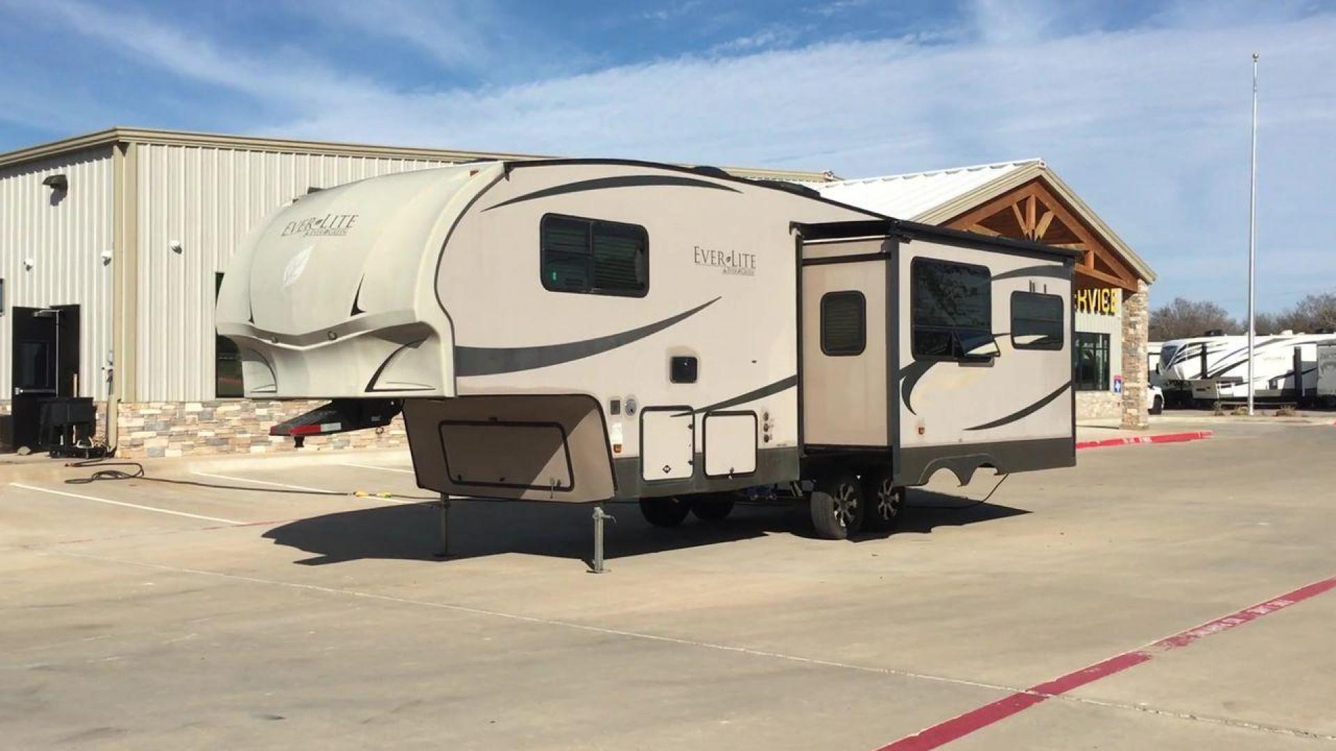 2012 BROWN EVERLITE EVERGREEN 30RLS-5 - (5ZWFE3120C1) , Length: 30.92 ft. | Dry Weight: 7,570 lbs. | Gross Weight: 9,895 lbs. | Slides: 1 transmission, located at 4319 N Main Street, Cleburne, TX, 76033, (817) 221-0660, 32.435829, -97.384178 - Discover the perfect blend of comfort and innovation with the 2012 EverLite EverGreen 30RLS-5 Fifth Wheel. Crafted with an emphasis on lightweight design and eco-friendly materials, this fifth wheel offers a spacious and eco-conscious home on wheels for your travels. This unit measures 30.92 ft i - Photo#0