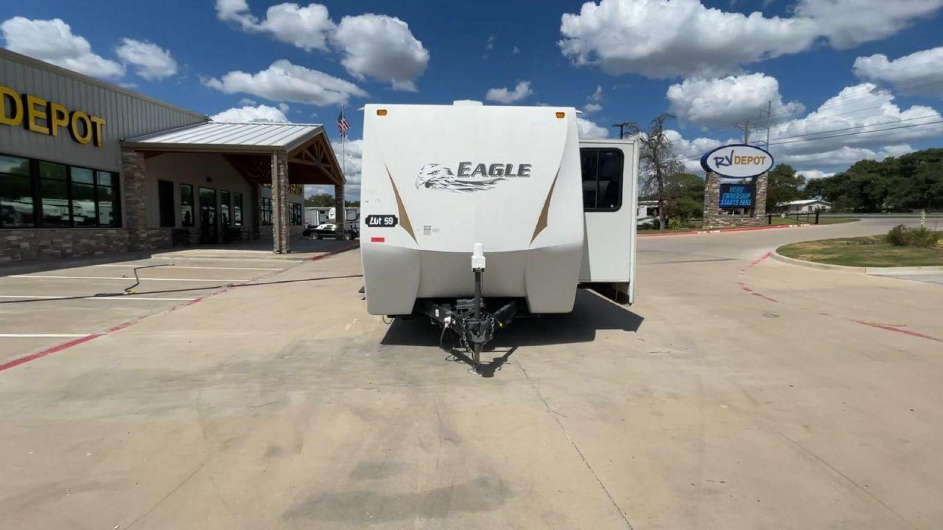 2012 WHITE JAYCO EAGLE 322FKS (1UJBJ0BR3C1) , Length: 33.92 ft. | Dry Weight: 7,835 lbs. | Gross Weight: 10,250 lbs. | Slides: 2 transmission, located at 4319 N Main Street, Cleburne, TX, 76033, (817) 221-0660, 32.435829, -97.384178 - The 2012 Jayco Eagle 322FKS is a dual-axle aluminum wheel set-up that measures 33.92 ft. in length. It has a dry weight of 7,835 lbs. and a GVWR of 10,250 lbs. Its exterior is a base color of white with gray, black and gold accents. This trailer has 2 slides. This Jayco has a rear bedroom, front - Photo#4