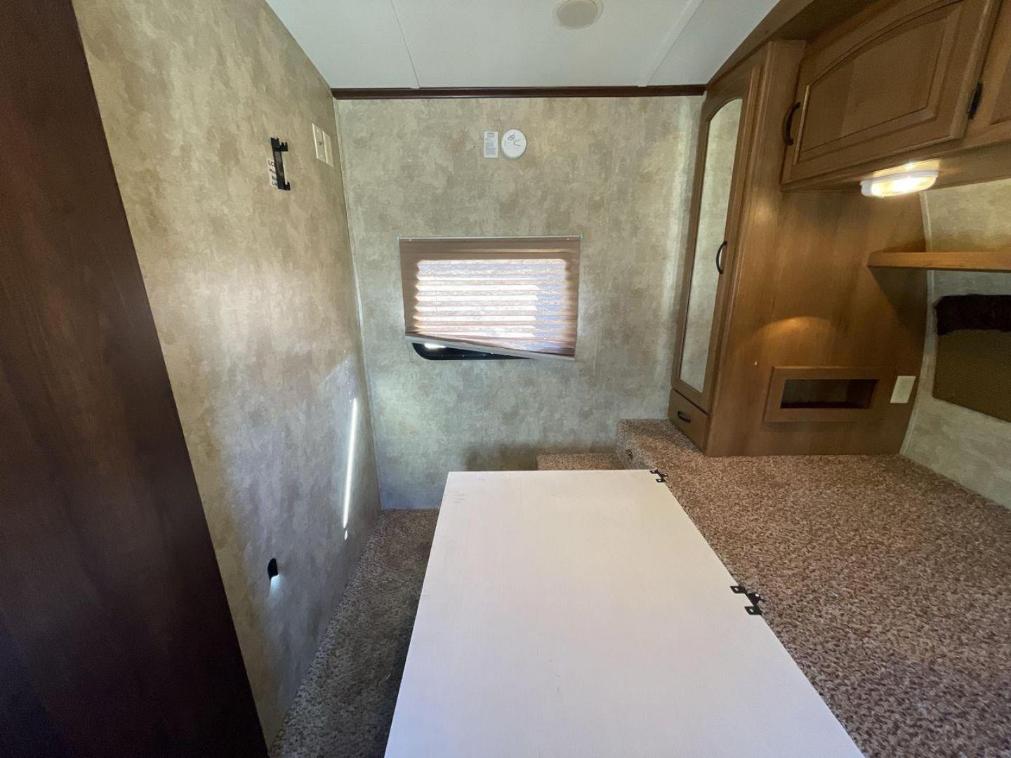 2012 KEYSTONE RV OUTBACK 274RB (4YDT27420CB) , Length: 30.33 ft | Dry Weight: 5,995 lbs. | Gross Weight: 7,800 lbs. | Slides: 1 transmission, located at 4319 N Main Street, Cleburne, TX, 76033, (817) 221-0660, 32.435829, -97.384178 - Experience the 2012 Keystone RV Outback 274RB Travel Trailer, the ideal fusion of adventure and comfort. This well-built travel trailer is a great option for any family or couple looking for a roomy and fashionable mobile home. The dimensions of this unit are 30.33 ft in length, 8 ft in width, an - Photo#18