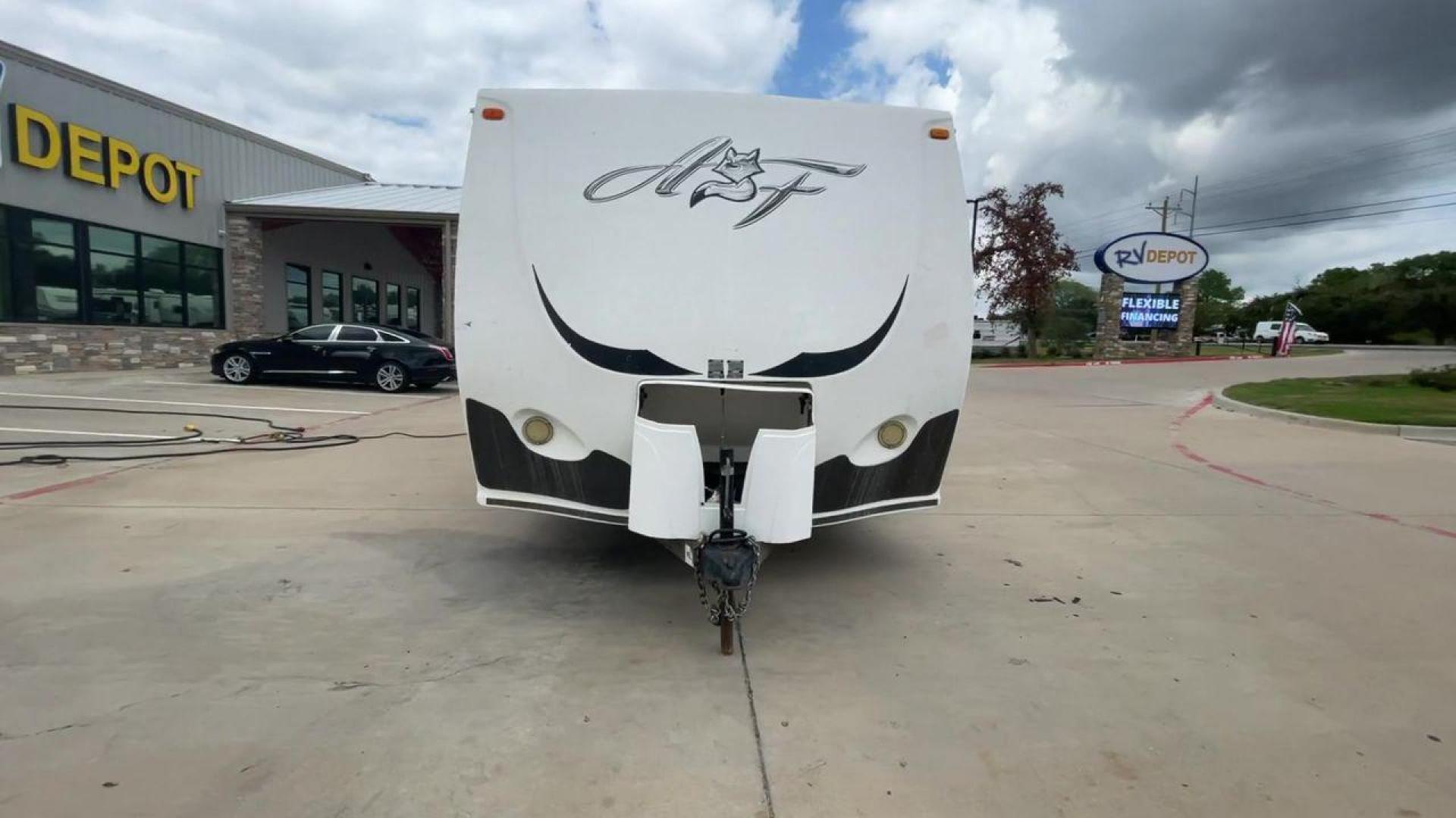 2012 WHITE NORTHWOOD ARCTIC FOX 22H (4N11H2223C0) , Length: 23 ft. | Dry Weight: 4,880 lbs. | Slides: 0 transmission, located at 4319 N Main Street, Cleburne, TX, 76033, (817) 221-0660, 32.435829, -97.384178 - With the 2012 Northwood Arctic Fox 22H travel trailer, set out on outdoor adventures. This tough and fully functional RV is made to withstand a range of conditions and offer you comfort and convenience while traveling. The measurements of this unit are 23 ft in length by 8 ft in width. It has a d - Photo#4