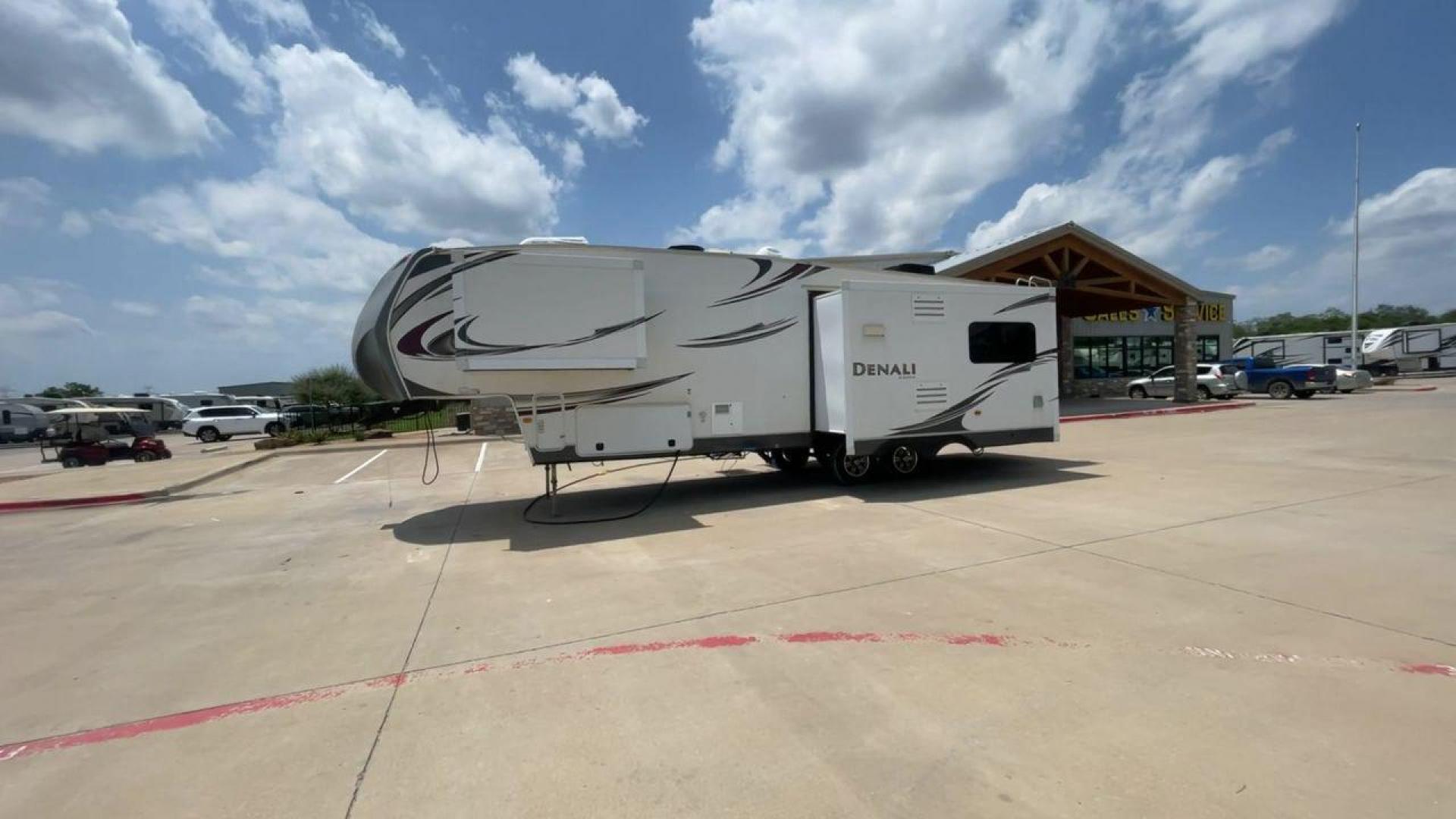 2013 WHITE DENALI 319RLS (47CFD1S24DP) , Length: 35.5 ft. | Dry Weight: 9,326 lbs. | Slides: 3 transmission, located at 4319 N Main Street, Cleburne, TX, 76033, (817) 221-0660, 32.435829, -97.384178 - Looking for a nice-sized family fifth wheel suitable for residential living? Check out this 2013 Dutchmen Denali 319RLS! This fifth wheel measures 35.5 feet long and 12.08 feet tall. It has a dry weight of 9,326 lbs. and a payload capacity of 2,866 lbs. It includes three power slides as well as o - Photo#6