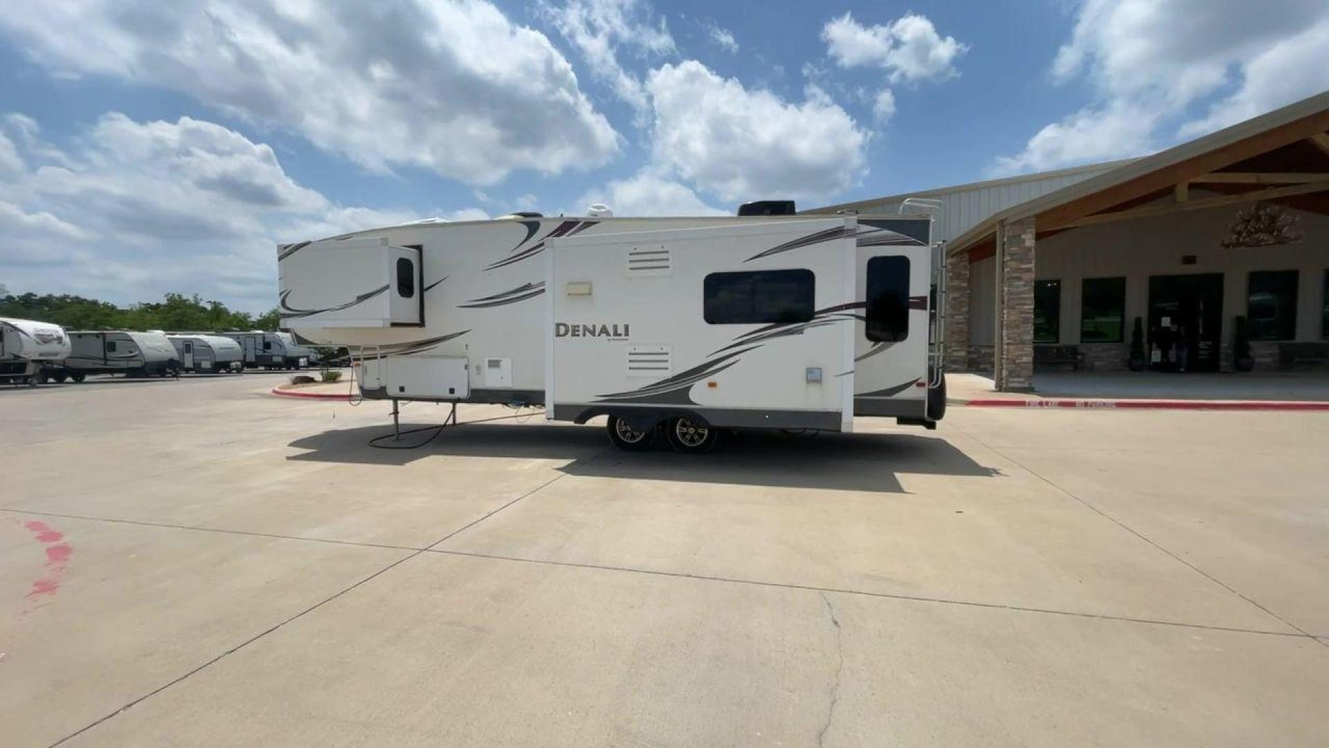 2013 WHITE DENALI 319RLS (47CFD1S24DP) , Length: 35.5 ft. | Dry Weight: 9,326 lbs. | Slides: 3 transmission, located at 4319 N Main Street, Cleburne, TX, 76033, (817) 221-0660, 32.435829, -97.384178 - Looking for a nice-sized family fifth wheel suitable for residential living? Check out this 2013 Dutchmen Denali 319RLS! This fifth wheel measures 35.5 feet long and 12.08 feet tall. It has a dry weight of 9,326 lbs. and a payload capacity of 2,866 lbs. It includes three power slides as well as o - Photo#7