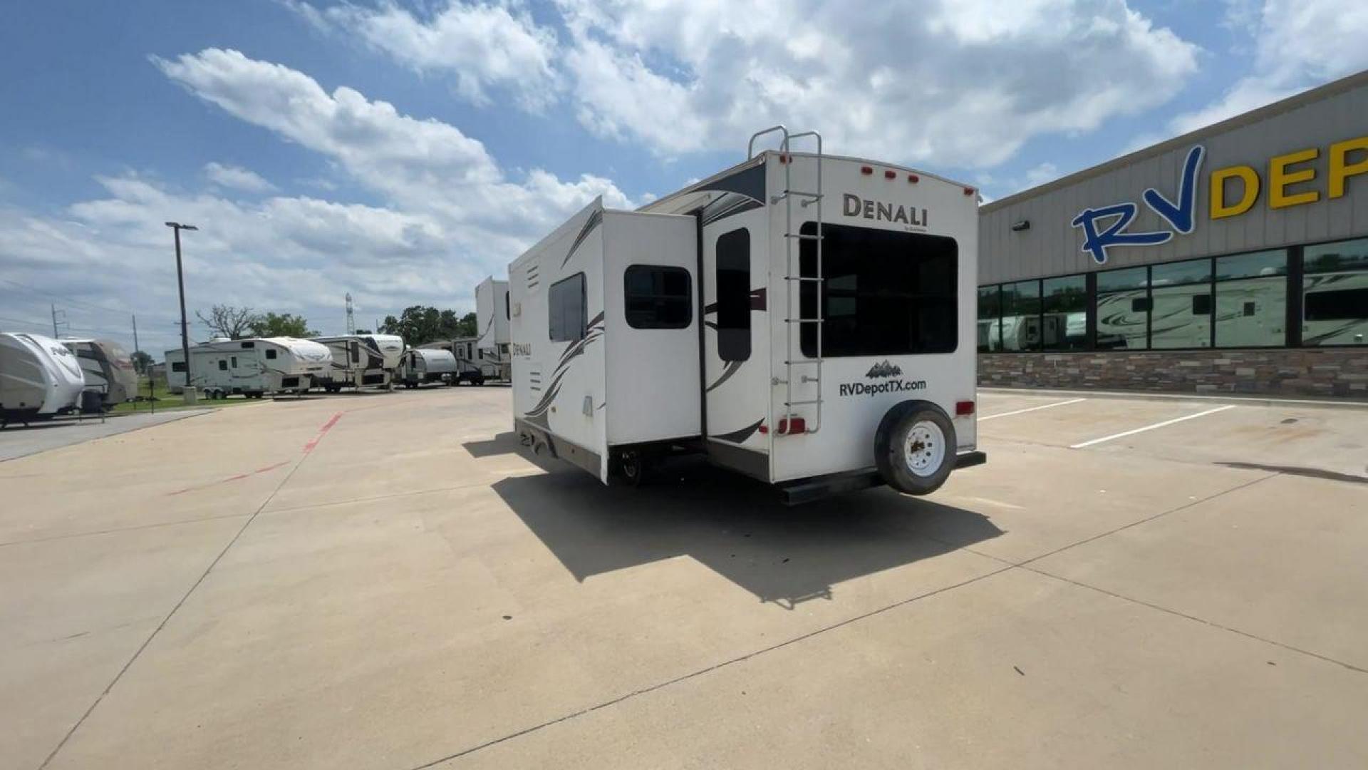 2013 WHITE DENALI 319RLS (47CFD1S24DP) , Length: 35.5 ft. | Dry Weight: 9,326 lbs. | Slides: 3 transmission, located at 4319 N Main Street, Cleburne, TX, 76033, (817) 221-0660, 32.435829, -97.384178 - Looking for a nice-sized family fifth wheel suitable for residential living? Check out this 2013 Dutchmen Denali 319RLS! This fifth wheel measures 35.5 feet long and 12.08 feet tall. It has a dry weight of 9,326 lbs. and a payload capacity of 2,866 lbs. It includes three power slides as well as o - Photo#8