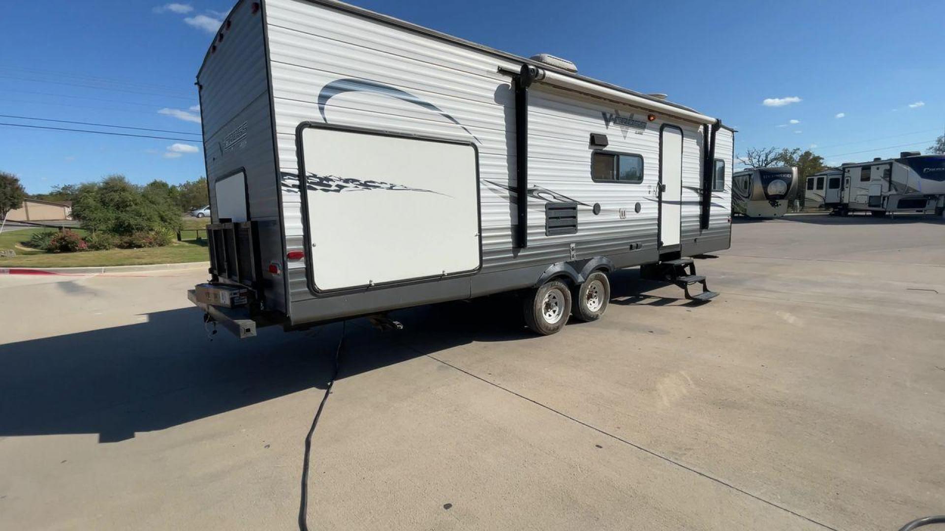 2013 WHITE FOREST RIVER VCROSS 28VRBK (4X4TVCD28DX) , Length: 32.17 ft. | Dry Weight: 7,538 lbs. | Gross Weight: 9,985 lbs. | Slides: 1 transmission, located at 4319 N Main Street, Cleburne, TX, 76033, (817) 221-0660, 32.435829, -97.384178 - The 2013 Forest River V-Cross 28VRBK is a dual-axle steel wheel set-up that measures just a little over 32 ft. in length. It has a dry weight of 7,538 lbs. and a GVWR of 9,985 lbs. It is equipped with 1 power slide. It also comes with automatic heating and cooling rated at 30,000 and 13,500 BTUs res - Photo#1