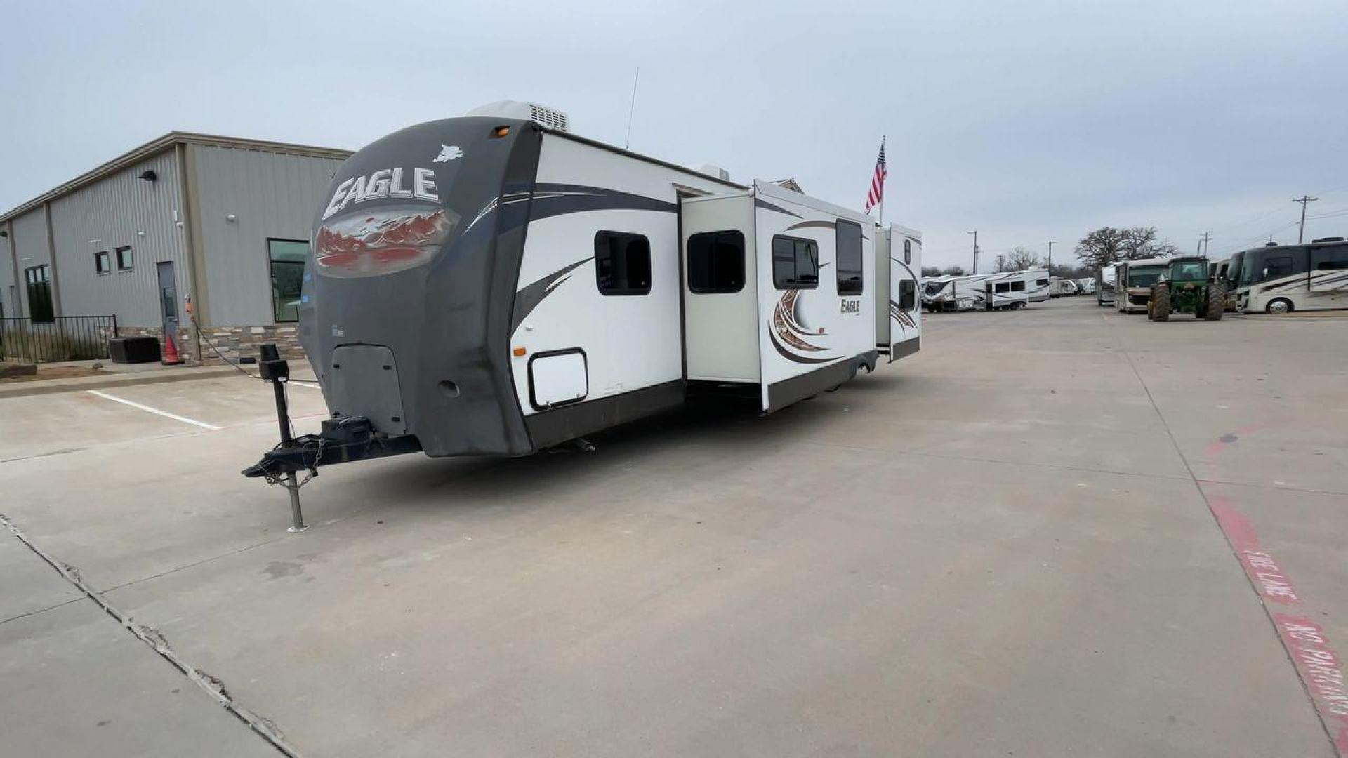 2013 TAN JAYCO EAGLE (1UJBJ0BS6D1) , located at 4319 N Main Street, Cleburne, TX, 76033, (817) 221-0660, 32.435829, -97.384178 - Photo#5