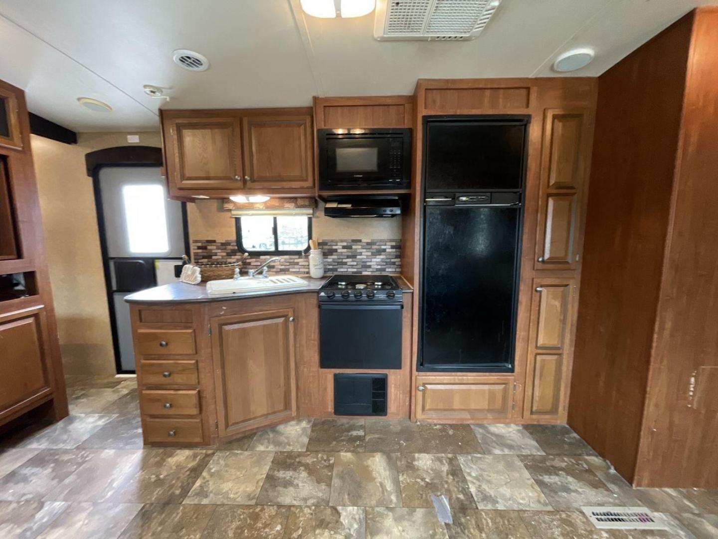 2013 TAN JAYCO EAGLE (1UJBJ0BS6D1) , located at 4319 N Main Street, Cleburne, TX, 76033, (817) 221-0660, 32.435829, -97.384178 - Photo#10