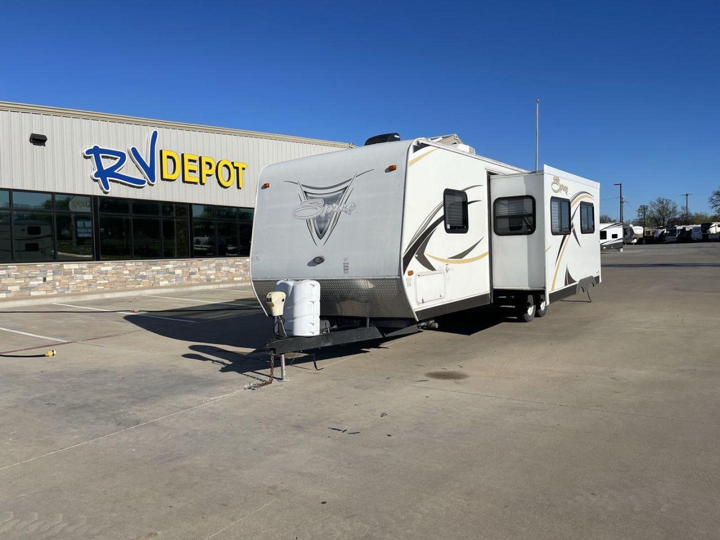 2013 K-Z SPREE 324BHS (4EZTP3222D8) , located at 4319 N Main Street, Cleburne, TX, 76033, (817) 221-0660, 32.435829, -97.384178 - Photo#0