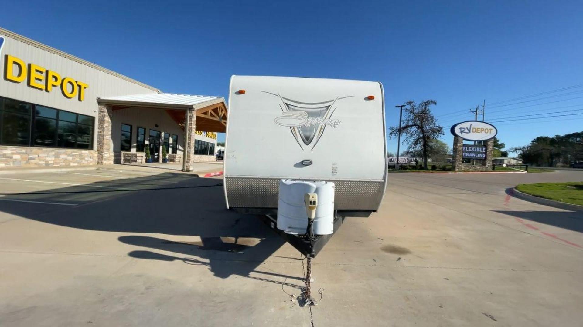 2013 K-Z SPREE 324BHS (4EZTP3222D8) , located at 4319 N Main Street, Cleburne, TX, 76033, (817) 221-0660, 32.435829, -97.384178 - Photo#4