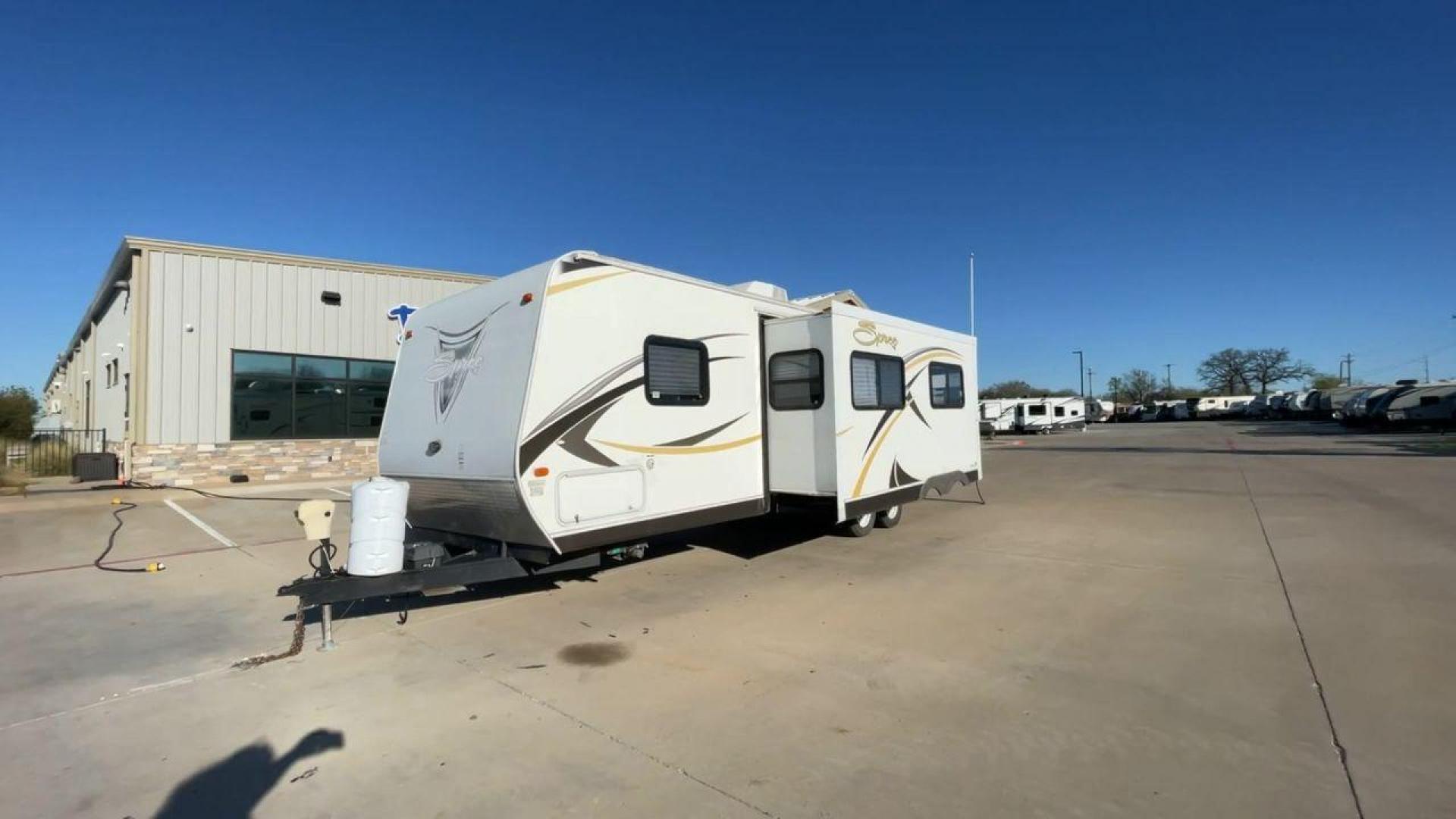 2013 K-Z SPREE 324BHS (4EZTP3222D8) , located at 4319 N Main Street, Cleburne, TX, 76033, (817) 221-0660, 32.435829, -97.384178 - Photo#5