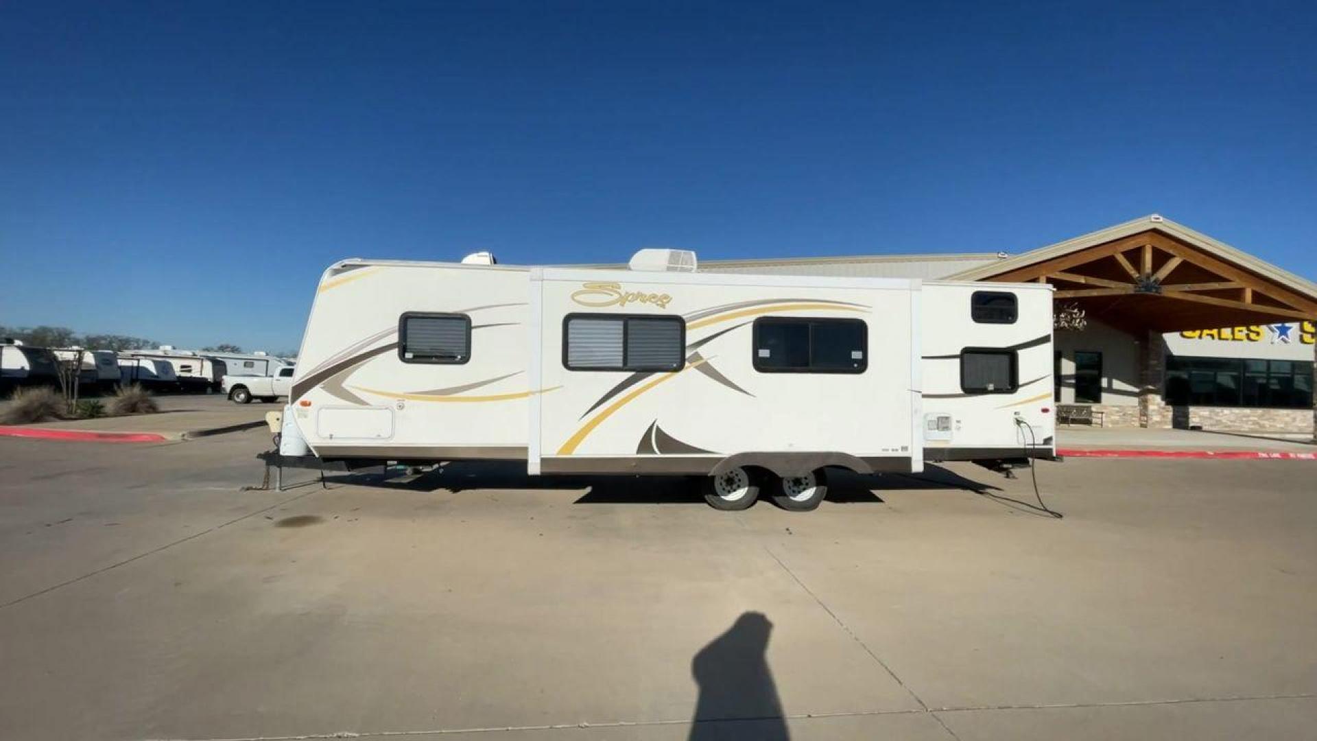 2013 K-Z SPREE 324BHS (4EZTP3222D8) , located at 4319 N Main Street, Cleburne, TX, 76033, (817) 221-0660, 32.435829, -97.384178 - Photo#6