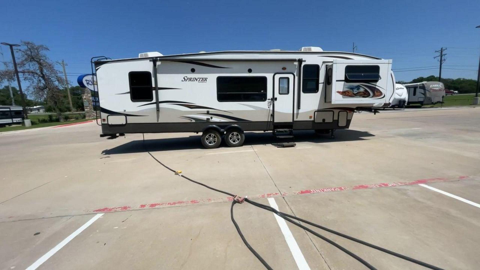 2013 WHITE SPRINTER 333FWFLS - (4YDF33328D1) , Length: 37 ft | Dry Weight: 9,598 lbs | Gross Weight: 12,750 lbs | Slides: 3 transmission, located at 4319 N Main Street, Cleburne, TX, 76033, (817) 221-0660, 32.435829, -97.384178 - Your home away from home on the road is the 2013 Keystone Sprinter 333FWFLS. This fifth wheel is 37 feet long and weighs 9,598 pounds when it's empty. It's roomy and comfortable, making it great for long trips and family vacations. With three slides that make your living room bigger, there's plenty - Photo#2