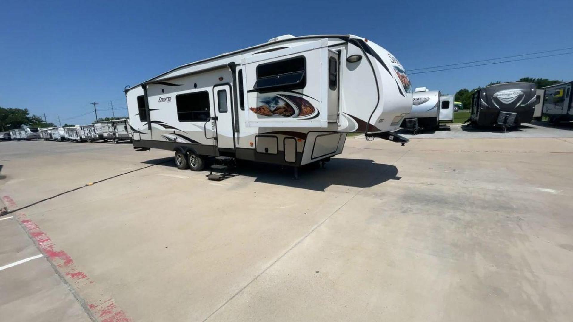 2013 WHITE SPRINTER 333FWFLS - (4YDF33328D1) , Length: 37 ft | Dry Weight: 9,598 lbs | Gross Weight: 12,750 lbs | Slides: 3 transmission, located at 4319 N Main Street, Cleburne, TX, 76033, (817) 221-0660, 32.435829, -97.384178 - Your home away from home on the road is the 2013 Keystone Sprinter 333FWFLS. This fifth wheel is 37 feet long and weighs 9,598 pounds when it's empty. It's roomy and comfortable, making it great for long trips and family vacations. With three slides that make your living room bigger, there's plenty - Photo#3