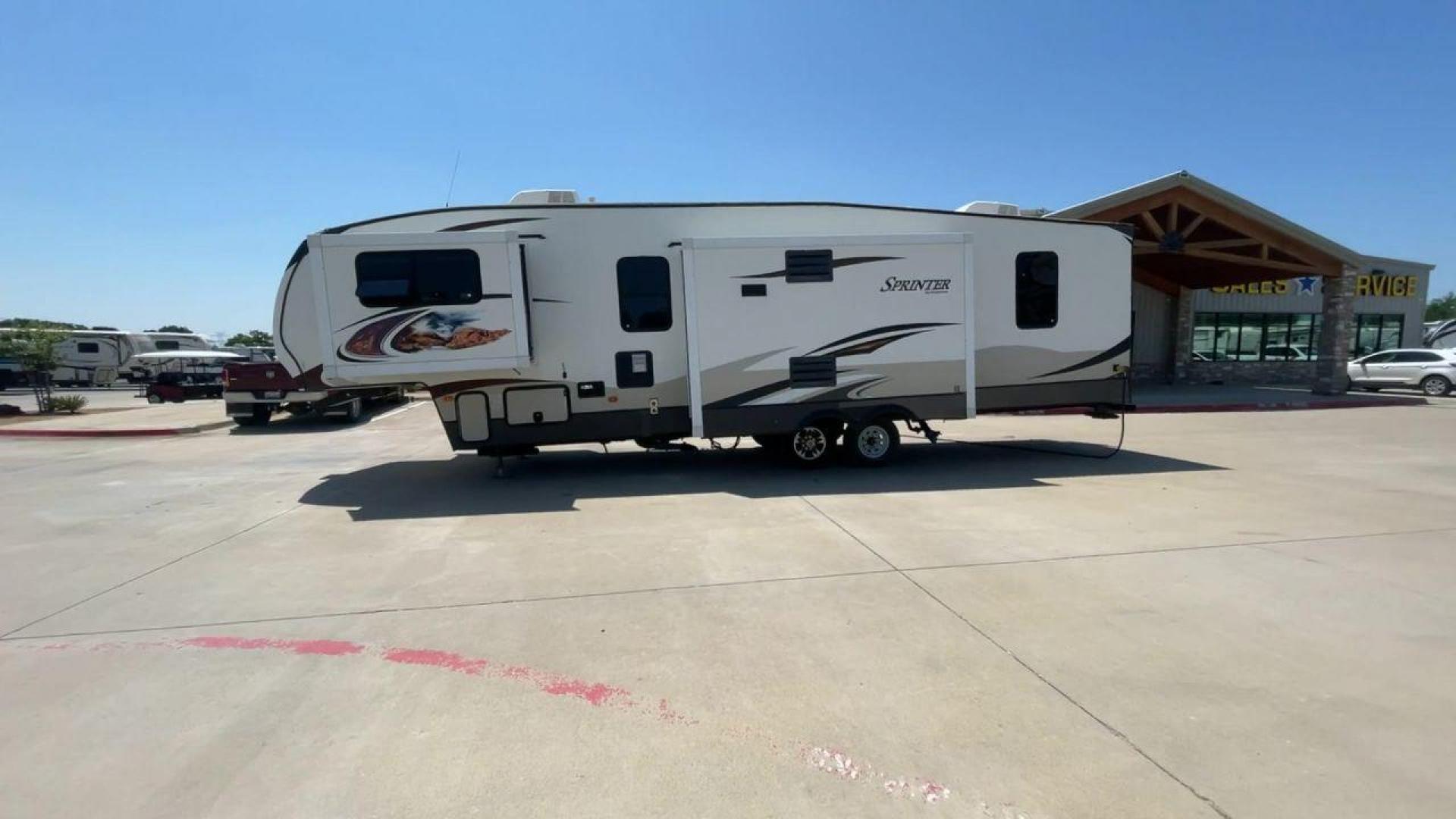 2013 WHITE SPRINTER 333FWFLS - (4YDF33328D1) , Length: 37 ft | Dry Weight: 9,598 lbs | Gross Weight: 12,750 lbs | Slides: 3 transmission, located at 4319 N Main Street, Cleburne, TX, 76033, (817) 221-0660, 32.435829, -97.384178 - Your home away from home on the road is the 2013 Keystone Sprinter 333FWFLS. This fifth wheel is 37 feet long and weighs 9,598 pounds when it's empty. It's roomy and comfortable, making it great for long trips and family vacations. With three slides that make your living room bigger, there's plenty - Photo#6