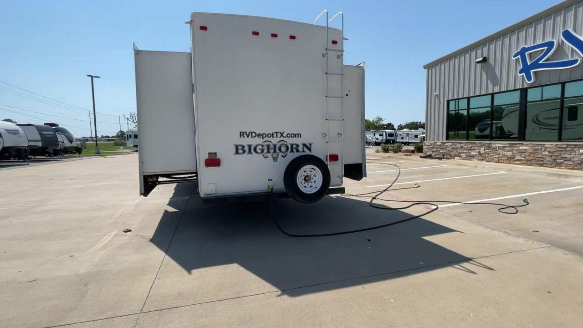 2014 WHITE BIGHORN SILVERADO 370QB (5SFBG4120EE) , Length: 41.58 ft. | Dry Weight: 11,660 lbs. | Gross Weight: 15,000 lbs. | Slides: 4 transmission, located at 4319 N Main Street, Cleburne, TX, 76033, (817) 221-0660, 32.435829, -97.384178 - The 2014 Bighorn Silverado 37QB fifth wheel has a floorplan perfect for a family getaway. It features a bath and a half floorplan with a bunk house, spacious living room area, and outdoor kitchen. This unit measures 41.58 ft in length, 8 ft in width, and 12.75 ft in height. The dry weight is about 1 - Photo#8