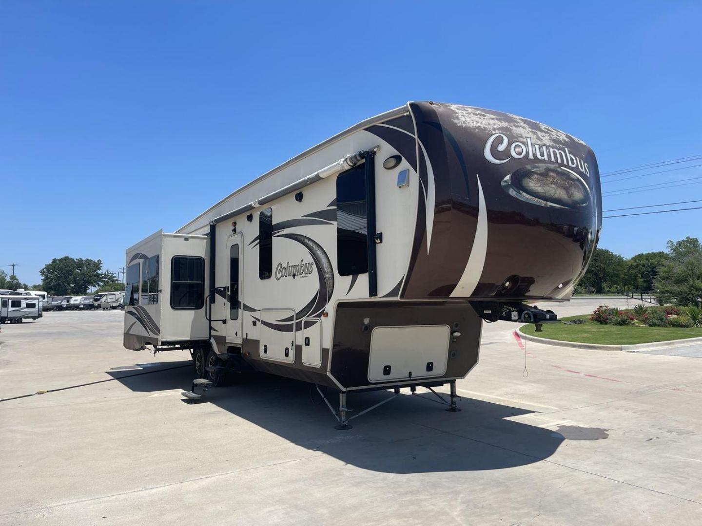 2014 TAN FOREST RIVER COLUMBUS 365RL (4X4FCMN20E6) , located at 4319 N Main Street, Cleburne, TX, 76033, (817) 221-0660, 32.435829, -97.384178 - Photo#3