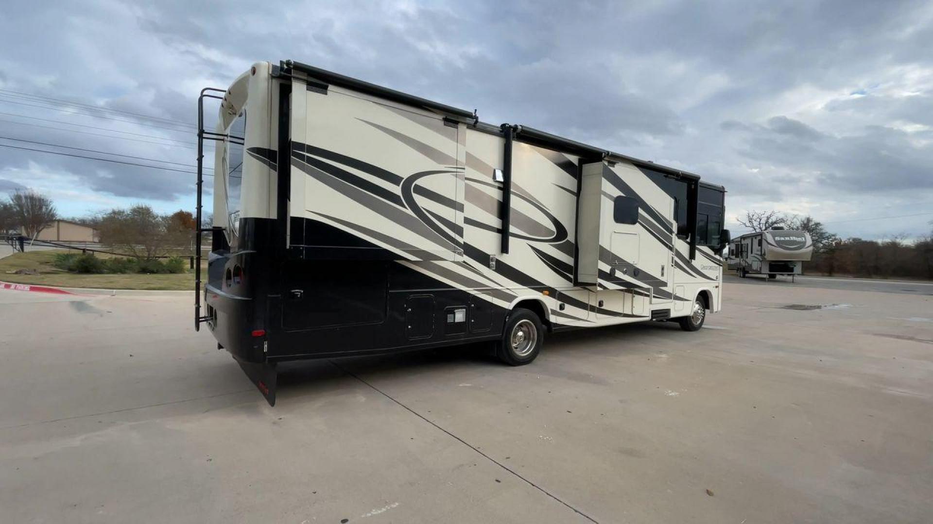 2014 FOREST RIVER GEORGETOWN 328TS (1F66F5DY7E0) , located at 4319 N Main Street, Cleburne, TX, 76033, (817) 221-0660, 32.435829, -97.384178 - Photo#1