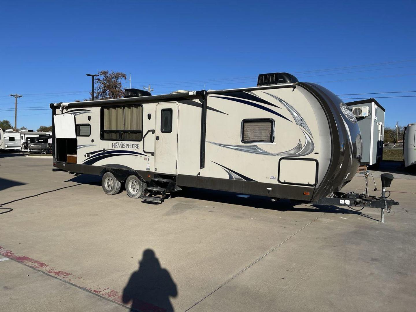 2014 TAN FOREST RIVER HEMISPHERE 282RK (4X4TSBD2XEU) , Length: 35 ft. | Dry Weight: 6,620 lbs | Gross Weight: 8,521 lbs. | Slides: 1 transmission, located at 4319 N Main Street, Cleburne, TX, 76033, (817) 221-0660, 32.435829, -97.384178 - The 2014 Forest River Hemisphere 282RK is a great travel trailer that is made to make your outdoor activities more comfortable and easy. This 35-foot trailer has a dry weight of 6,620 pounds and a gross weight of 8,521 pounds, making it easy to tow and providing plenty of space for all your gear. Th - Photo#23