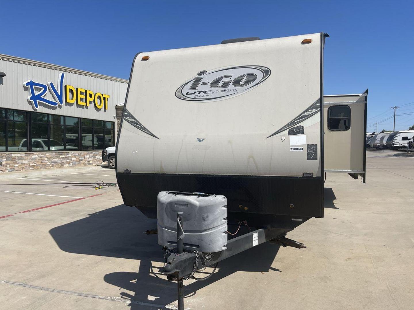 2014 WHITE EVERGREEN I GO 281RLDS (5ZWTGPE20E1) , Length: 32.42 ft | Dry Weight: 5,752 lbs | Gross Weight: 8,795 lbs | Slides: 1 transmission, located at 4319 N Main Street, Cleburne, TX, 76033, (817) 221-0660, 32.435829, -97.384178 - Enjoy the freedom of the open road with the 2014 EverGreen iGo 281RLDS Travel Trailer! This trailer is your ticket to amazing trips with family and friends. The iGo, measuring 32.42 feet long and weighing 5,752 pounds dry, is both large and lightweight, making it easy to pull and handle. With a gros - Photo#0