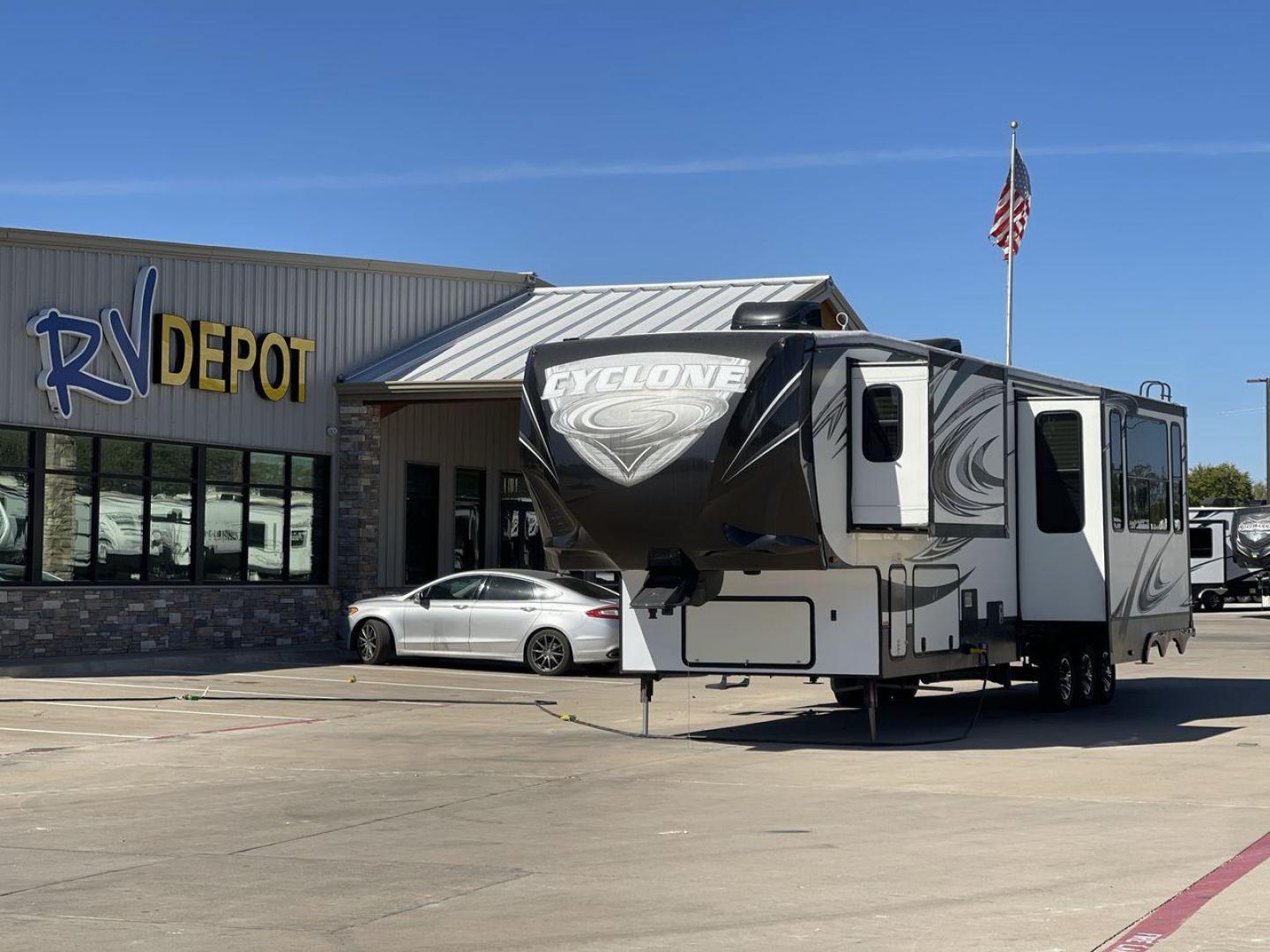 2014 HEARTLAND CYCLONE 4100 (5SFCG4330EE) , Length: 43.7 ft. | Dry Weight: 14,595 lbs. | Gross Weight: 18,000 lbs. | Slides: 3 transmission, located at 4319 N Main Street, Cleburne, TX, 76033, (817) 221-0660, 32.435829, -97.384178 - Photo#0