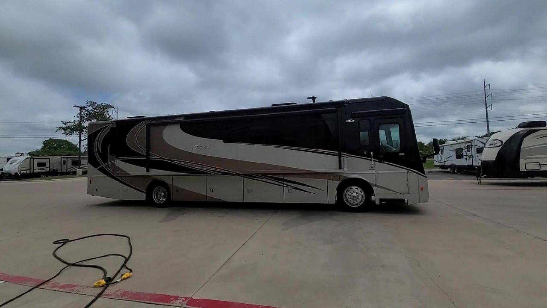 2014 ITASCA SOLEI 38R (4UZACJDT2EC) , Length: 39.8 ft. | Gross Weight: 27,910 lbs. | Slides: 2 transmission, located at 4319 N Main Street, Cleburne, TX, 76033, (817) 221-0660, 32.435829, -97.384178 - The 2014 Itasca Solei 38R Motor Home is a sophisticated and spacious Class A RV designed for the ultimate road-tripping experience. Powered by a potent 300-horsepower Cummins diesel engine and built on a Freightliner XCS chassis, this motorhome ensures a smooth and powerful ride. Measuring 39 feet i - Photo#6