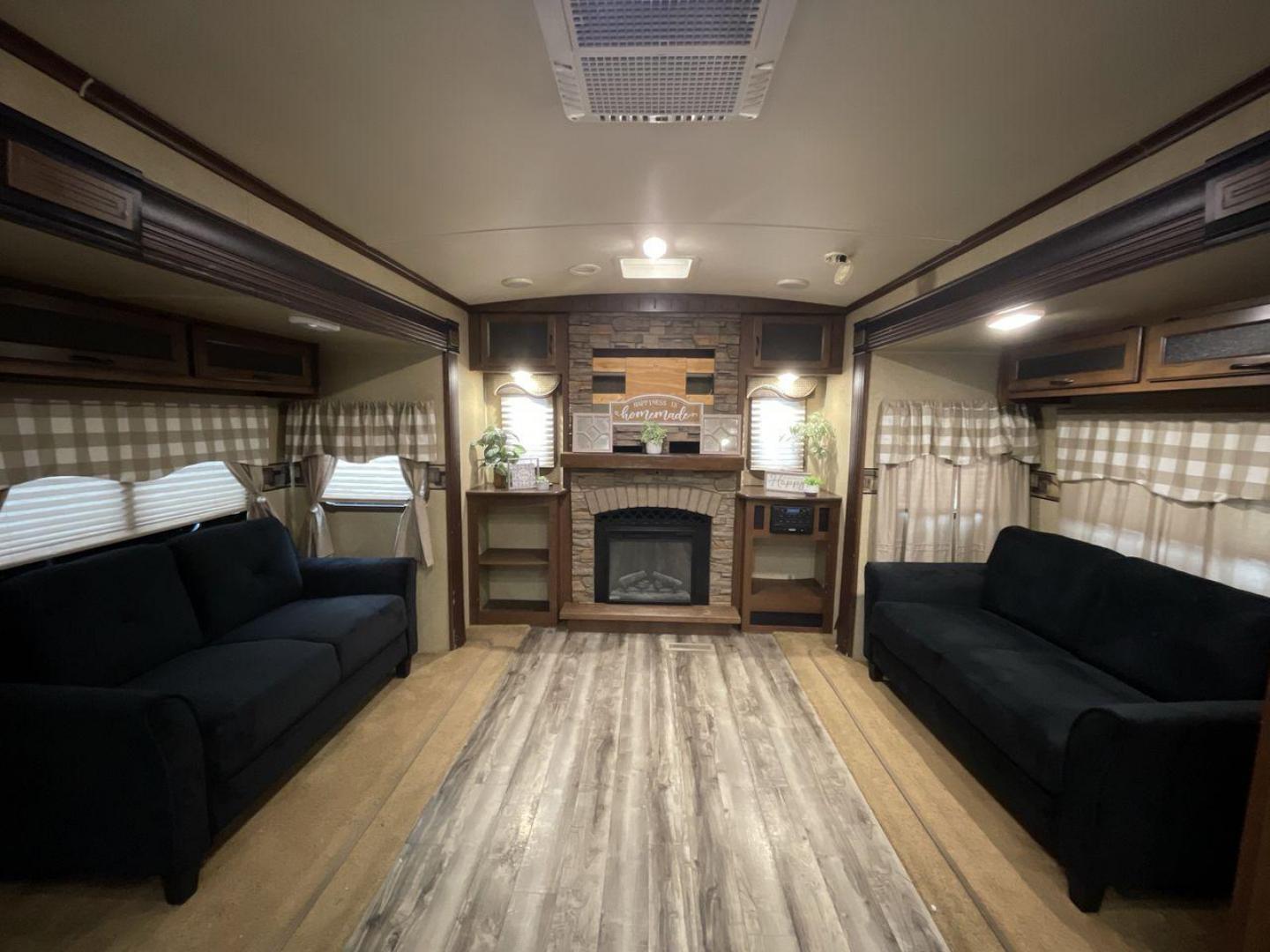 2014 BEIGE JAYCO EAGLEPREMIER 338RETS (1UJBJ0BU9E1) , Length: 39 ft. | Dry Weight: 8,590 lbs. | Gross Weight: 10,950 lbs. | Slides: 3 transmission, located at 4319 N Main Street, Cleburne, TX, 76033, (817) 221-0660, 32.435829, -97.384178 - Photo#10