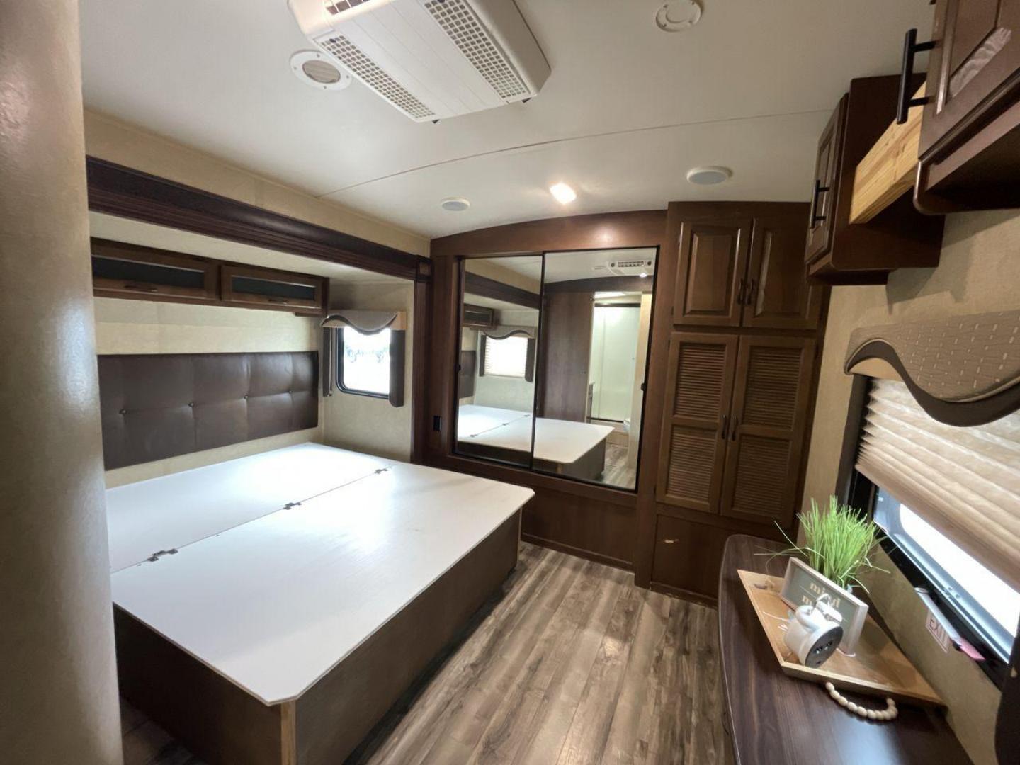 2014 BEIGE JAYCO EAGLEPREMIER 338RETS (1UJBJ0BU9E1) , Length: 39 ft. | Dry Weight: 8,590 lbs. | Gross Weight: 10,950 lbs. | Slides: 3 transmission, located at 4319 N Main Street, Cleburne, TX, 76033, (817) 221-0660, 32.435829, -97.384178 - Photo#16