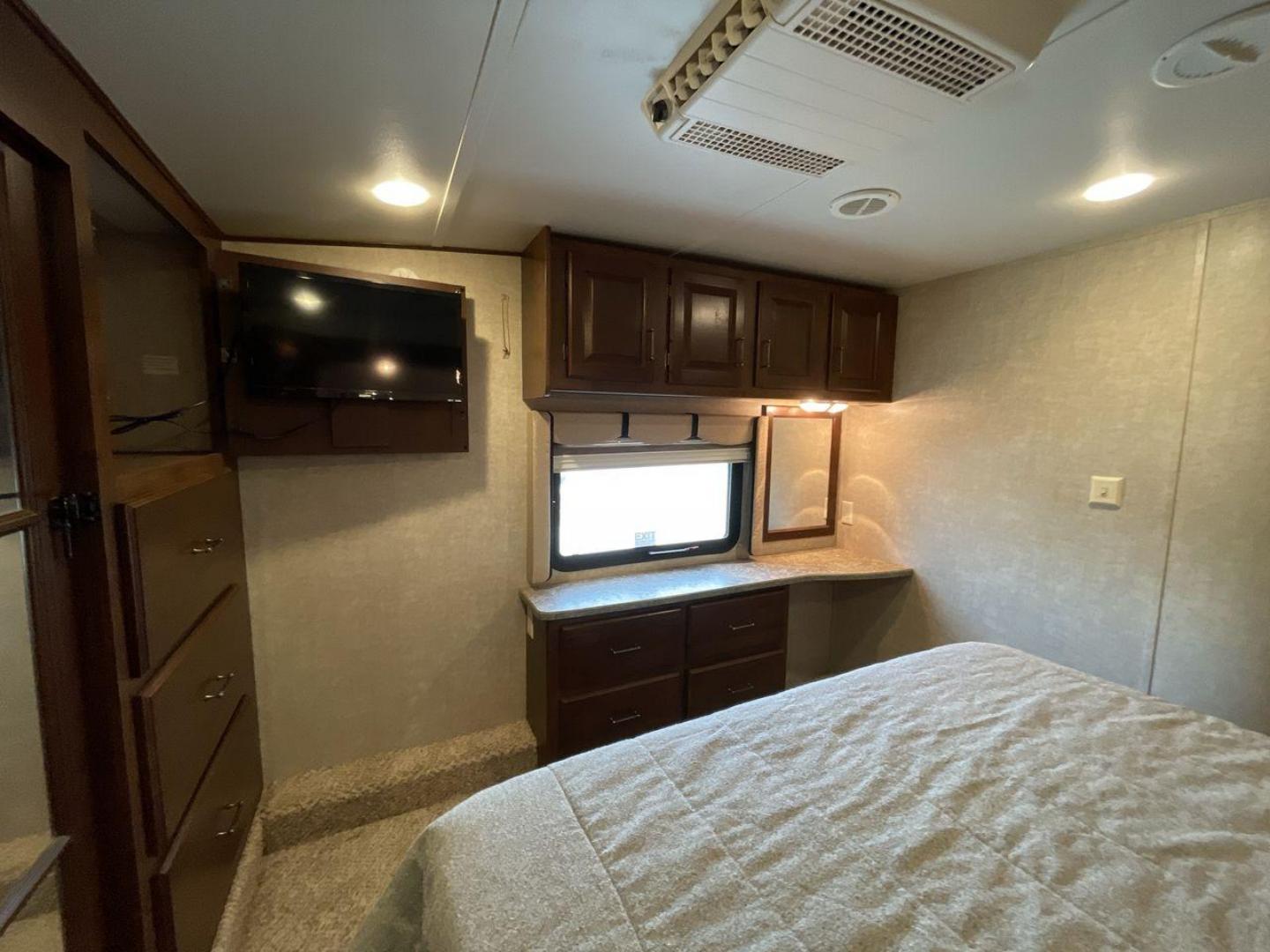 2014 KEYSTONE RV AVALANCHE 345TG (4YDF34521EE) , Length: 37.92 ft. | Dry Weight: 11,417 lbs. | Gross Weight: 14,140 lbs. | Slides: 3 transmission, located at 4319 N Main Street, Cleburne, TX, 76033, (817) 221-0660, 32.435829, -97.384178 - Set out on an adventure filled with luxury and comfort in the 2014 Keystone Avalanche 345TG, a fifth wheel crafted to elevate your RV experience. With its 37.92-foot size, this model seamlessly blends sophisticated design with functional features, making it an ideal sanctuary for your travels. Built - Photo#18