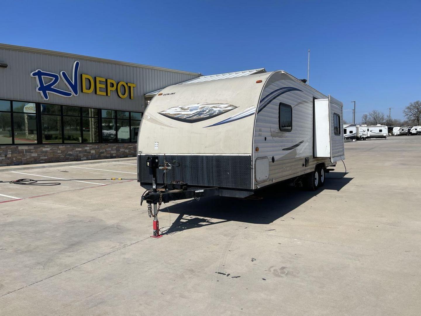 2014 SKYLINE WEEKENDER 260 - (1SE200M24EC) , located at 4319 N Main Street, Cleburne, TX, 76033, (817) 221-0660, 32.435829, -97.384178 - Photo#0