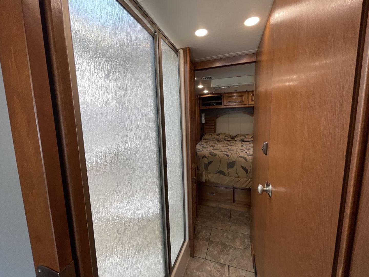 2015 BLACK DES ALLEGRO BREEZE 32BR (5VBRC93A4EA) , Length: 33.17 ft | Gross Weight: 23,500 lbs transmission, located at 4319 N Main Street, Cleburne, TX, 76033, (817) 221-0660, 32.435829, -97.384178 - Photo#16