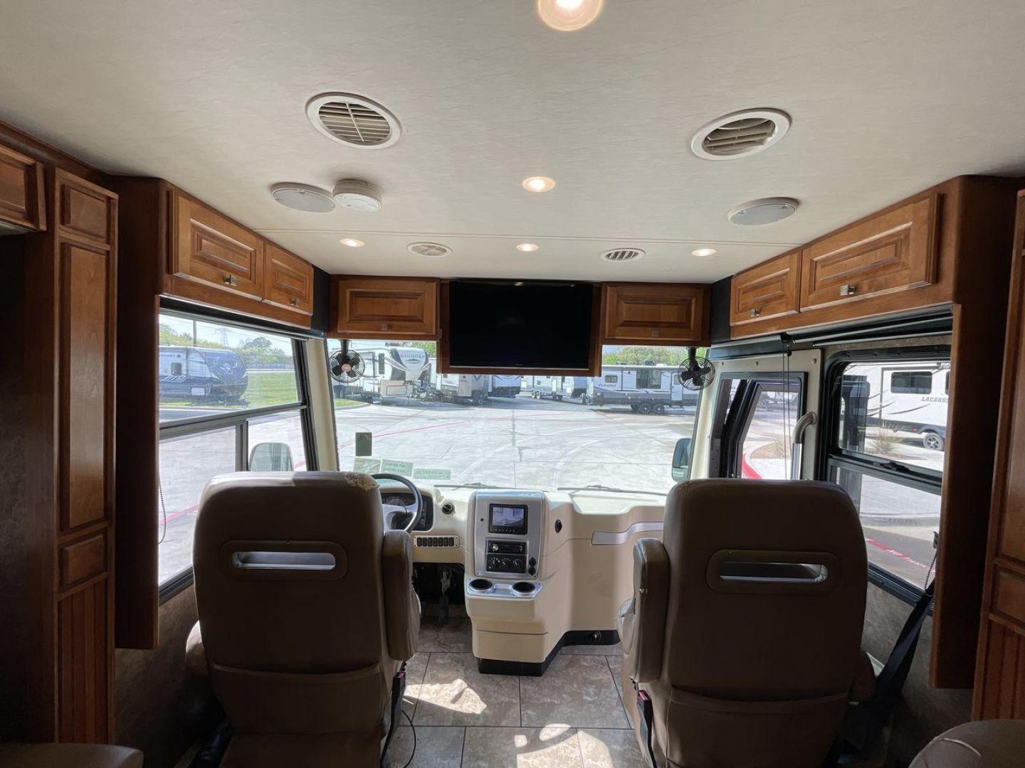 2015 BLACK DES ALLEGRO BREEZE 32BR (5VBRC93A4EA) , Length: 33.17 ft | Gross Weight: 23,500 lbs transmission, located at 4319 N Main Street, Cleburne, TX, 76033, (817) 221-0660, 32.435829, -97.384178 - Photo#19