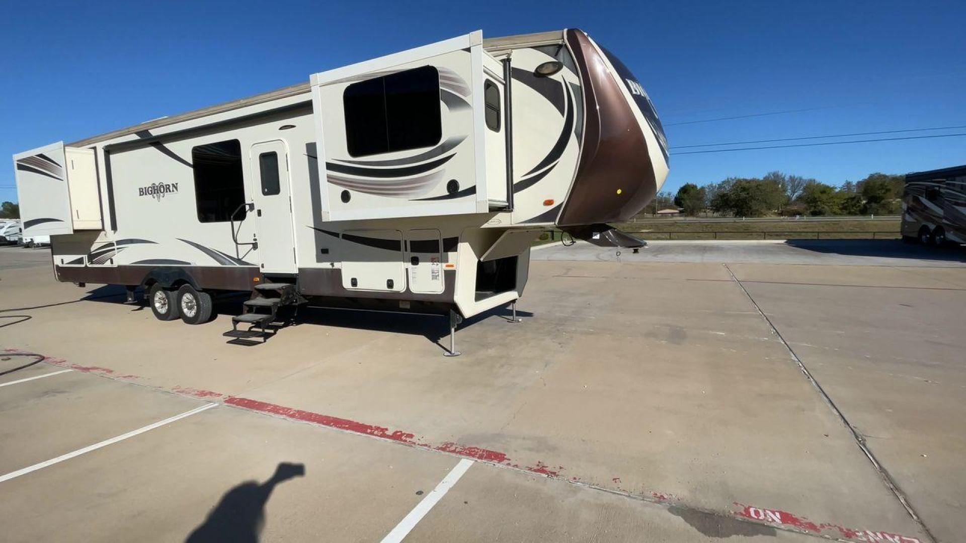 2015 TAN BIGHORN 3750FL (5SFBG4323FE) , Length: 41.7 ft. | Gross Weight: 16,000 lbs. | Slides: 5 transmission, located at 4319 N Main Street, Cleburne, TX, 76033, (817) 221-0660, 32.435829, -97.384178 - Photo#3