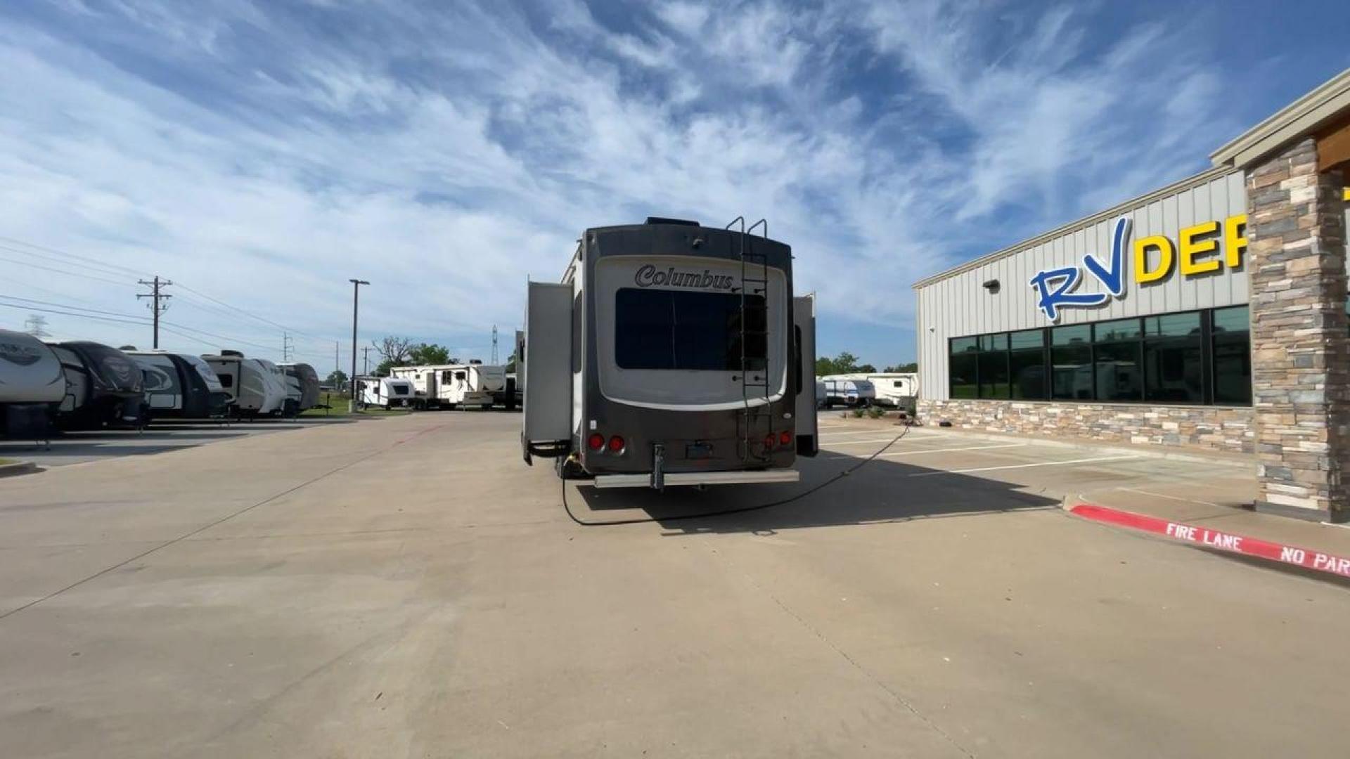 2015 TAN COLUMBUS 365RL (4X4FCMN26F6) , located at 4319 N Main Street, Cleburne, TX, 76033, (817) 221-0660, 32.435829, -97.384178 - TEXAS TITLE - Photo#8